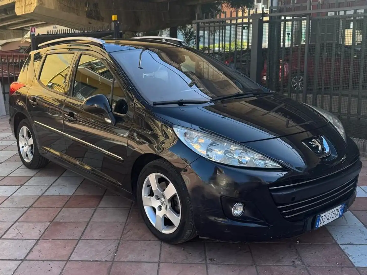Peugeot 207 207 SW SW 1.6 hdi 16v XS Ciel 110cv fap Nero - 2
