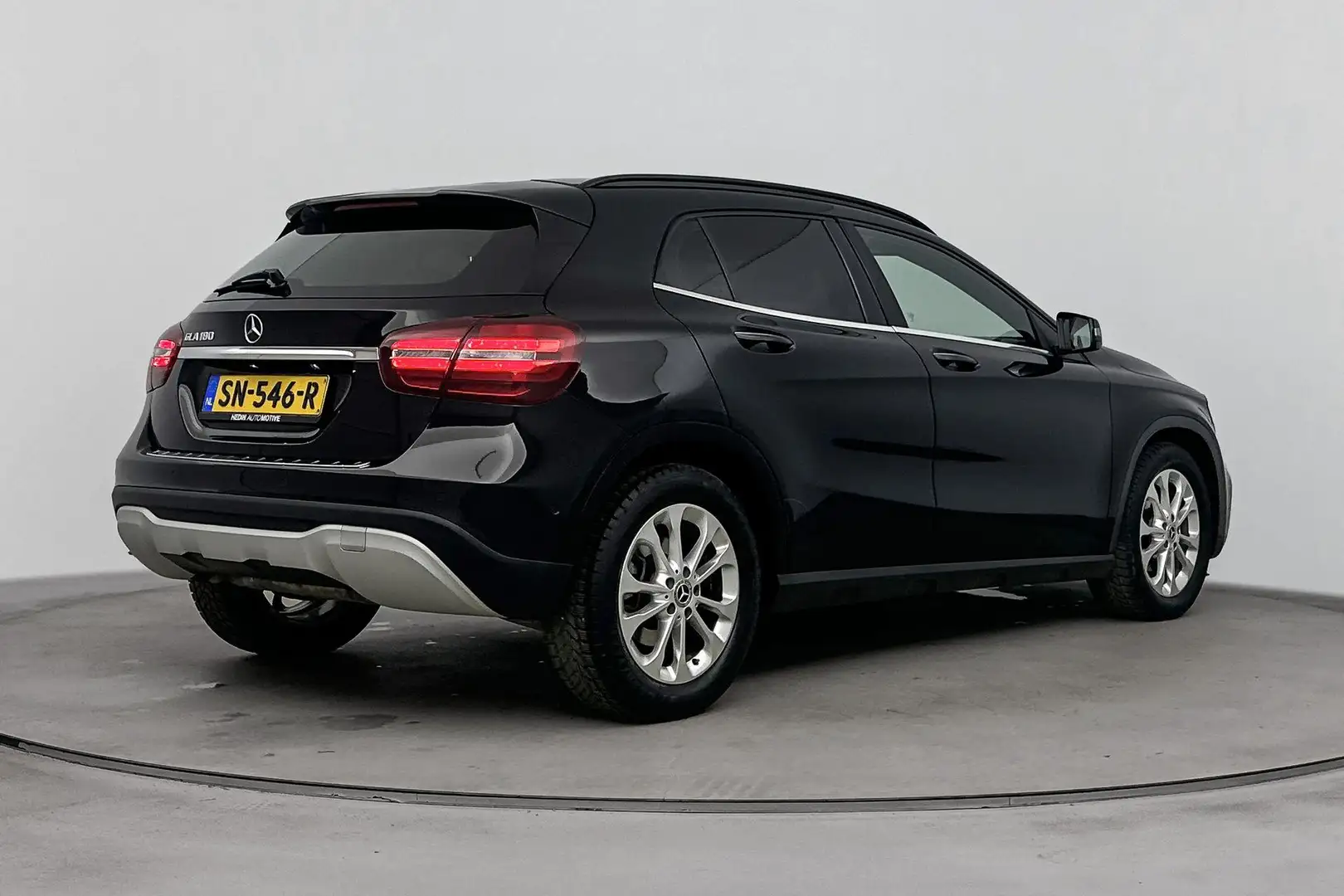 Mercedes-Benz GLA 180 GLA Automaat Business Solution Style Line | Parkpi Noir - 2