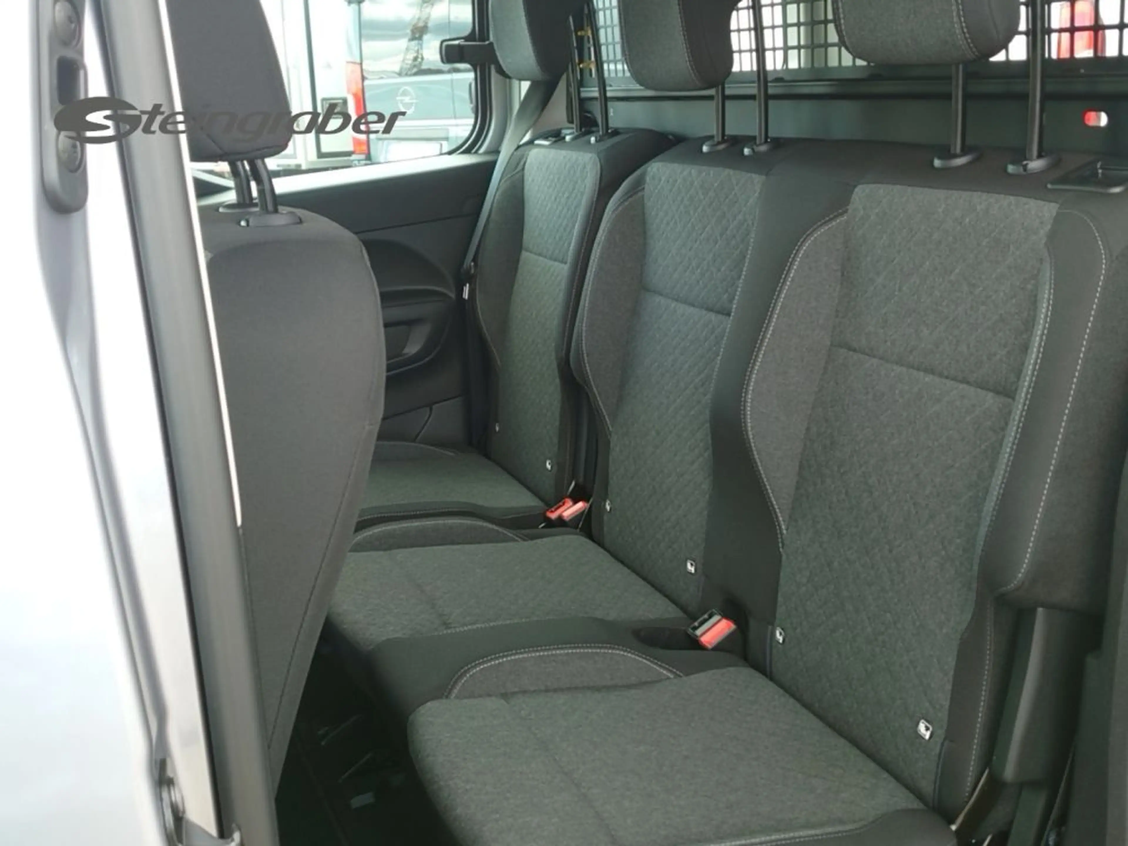 Opel Combo Life 1.5 D — photo 13