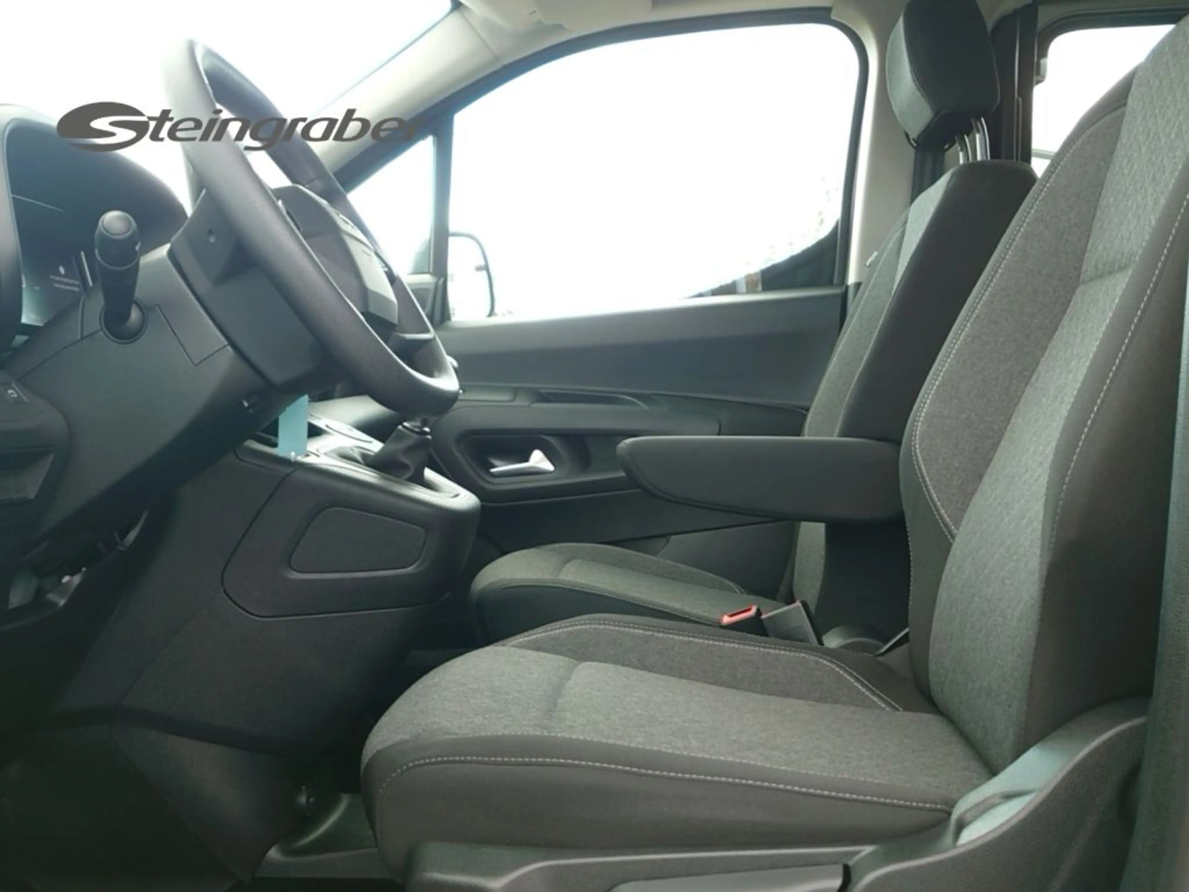 Opel Combo Life 1.5 D — photo 10