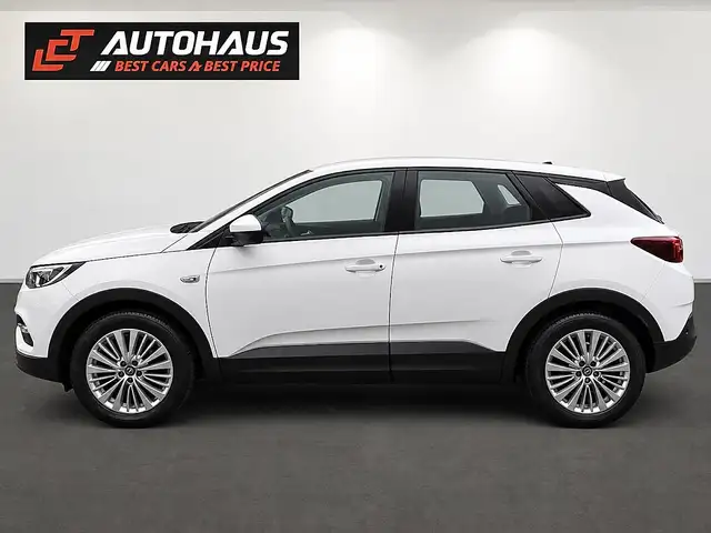 Opel Grandland X view 2