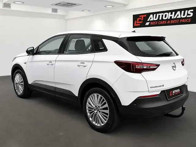 Opel Grandland X view 3