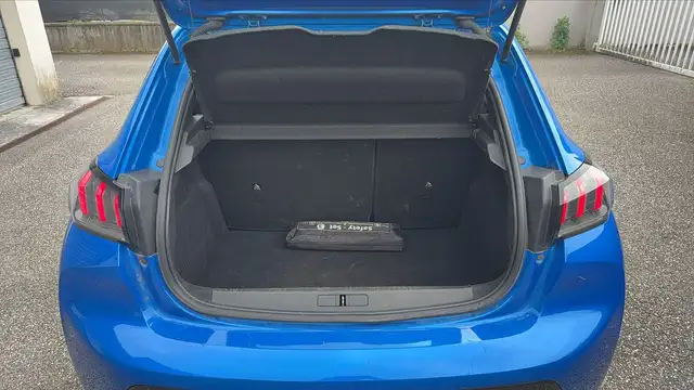 Peugeot 208 view 14