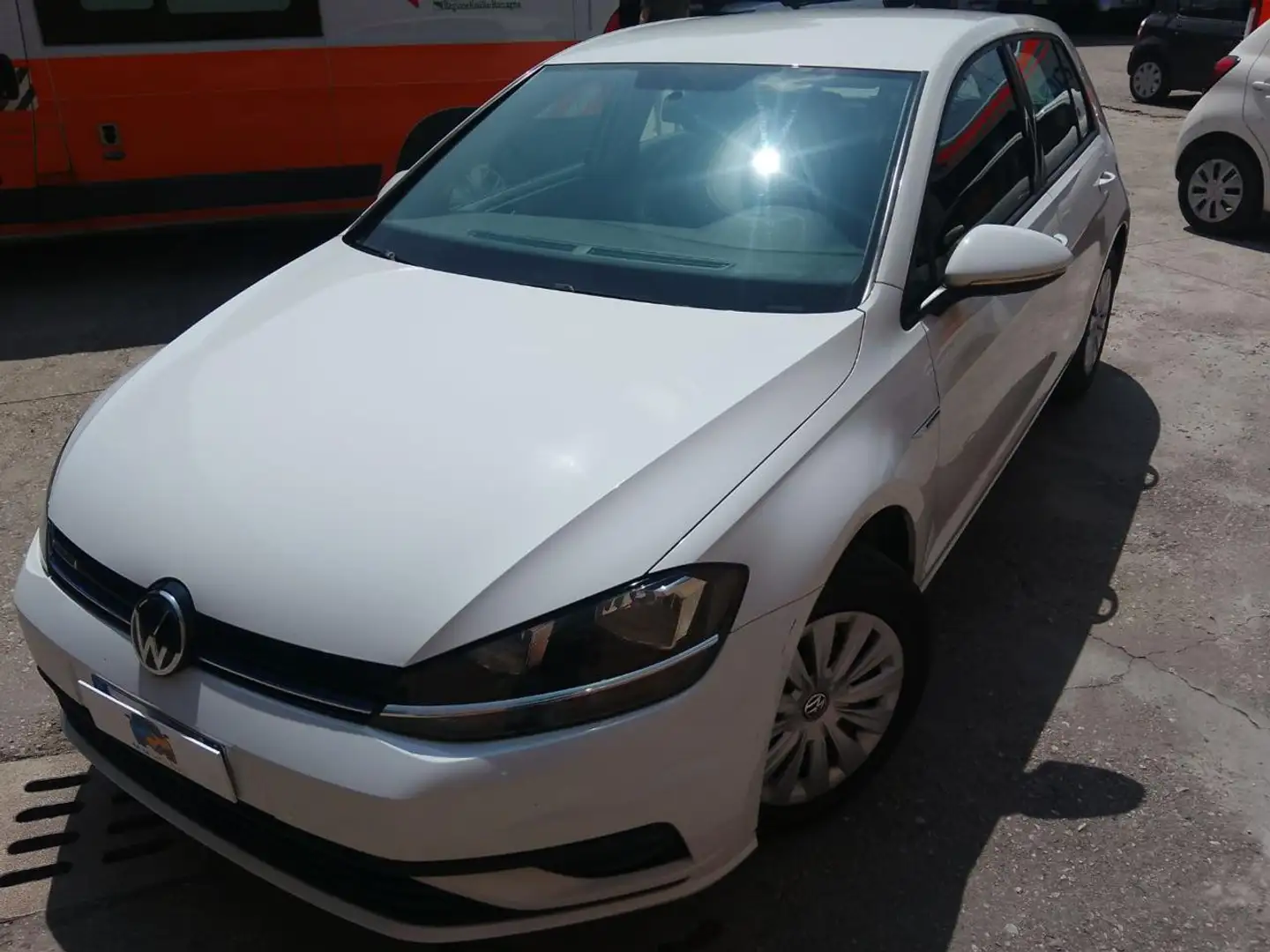 Volkswagen Golf 1.4 TGI 5p. Business BlueMotion Bianco - 2