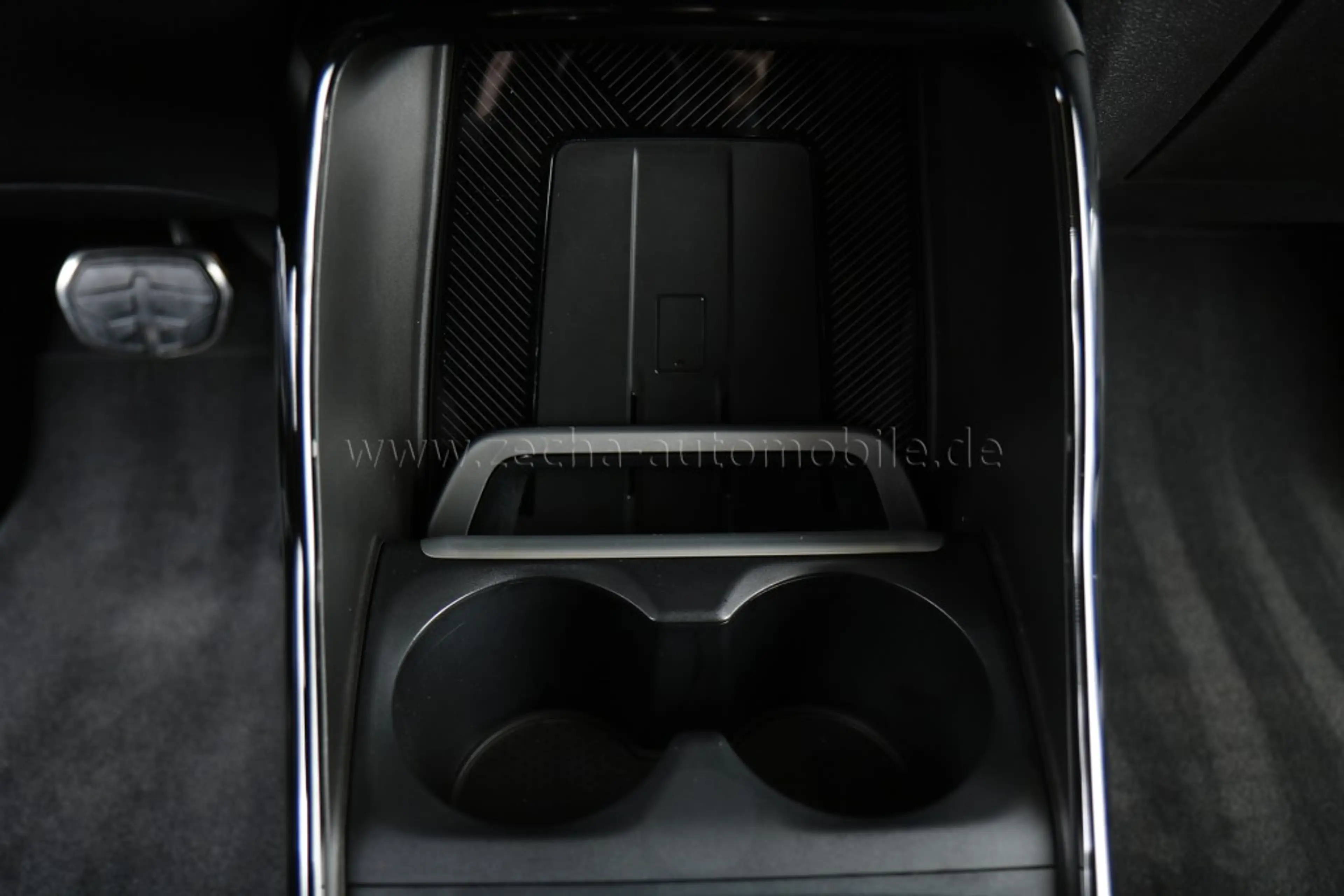 BMW 223 i xDr. M-Sportp.AHK.Park+Panod. — photo 10