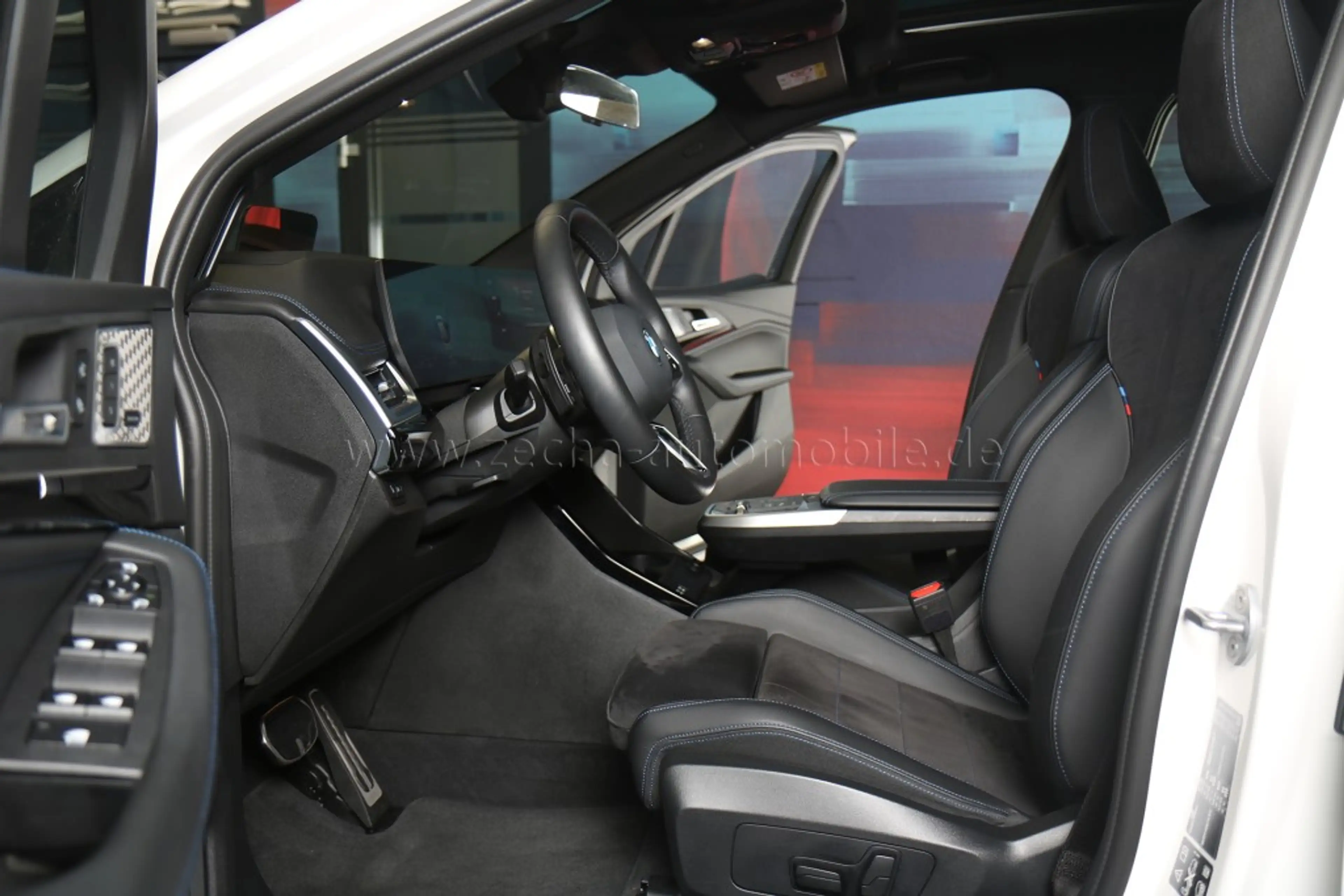 BMW 223 i xDr. M-Sportp.AHK.Park+Panod. — photo 3
