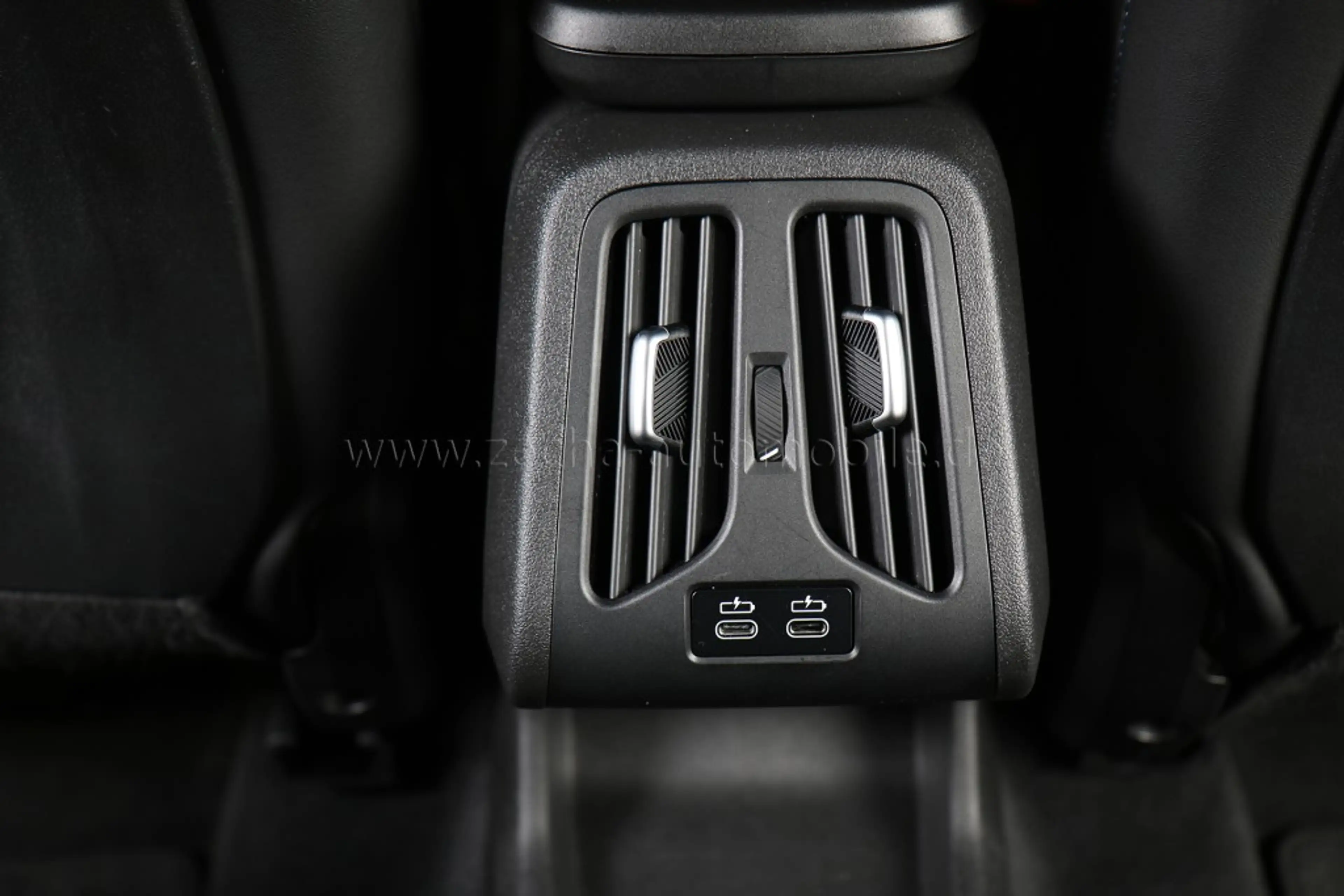BMW 223 i xDr. M-Sportp.AHK.Park+Panod. — photo 18