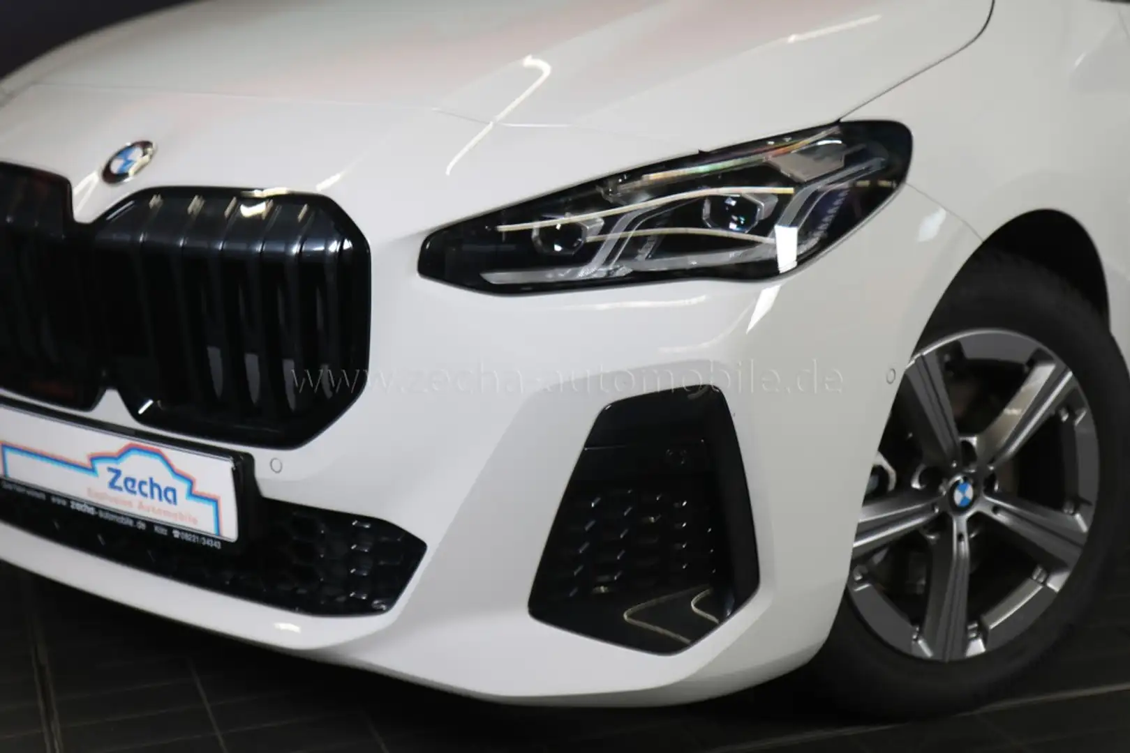 BMW 223 i xDr. M-Sportp.AHK.Park+Panod. Weiß - 2
