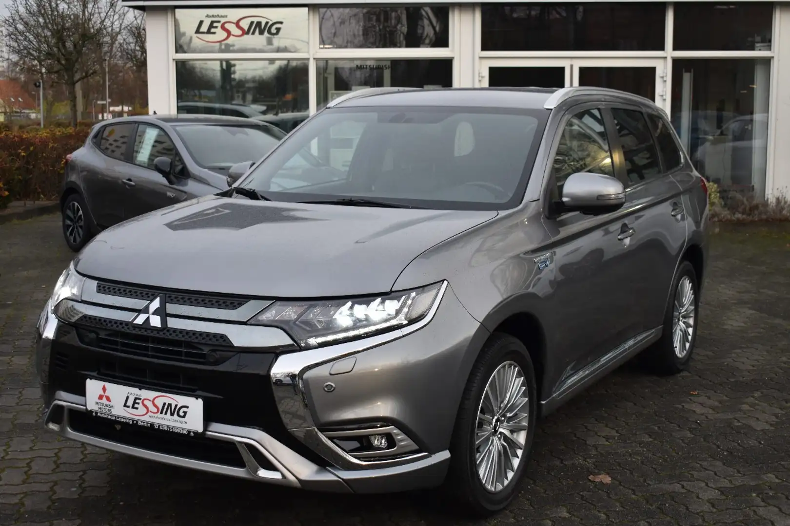 Mitsubishi Outlander Outlander Plug-in Hybrid PLUS Spirit-Paket 2.4 Gris - 1