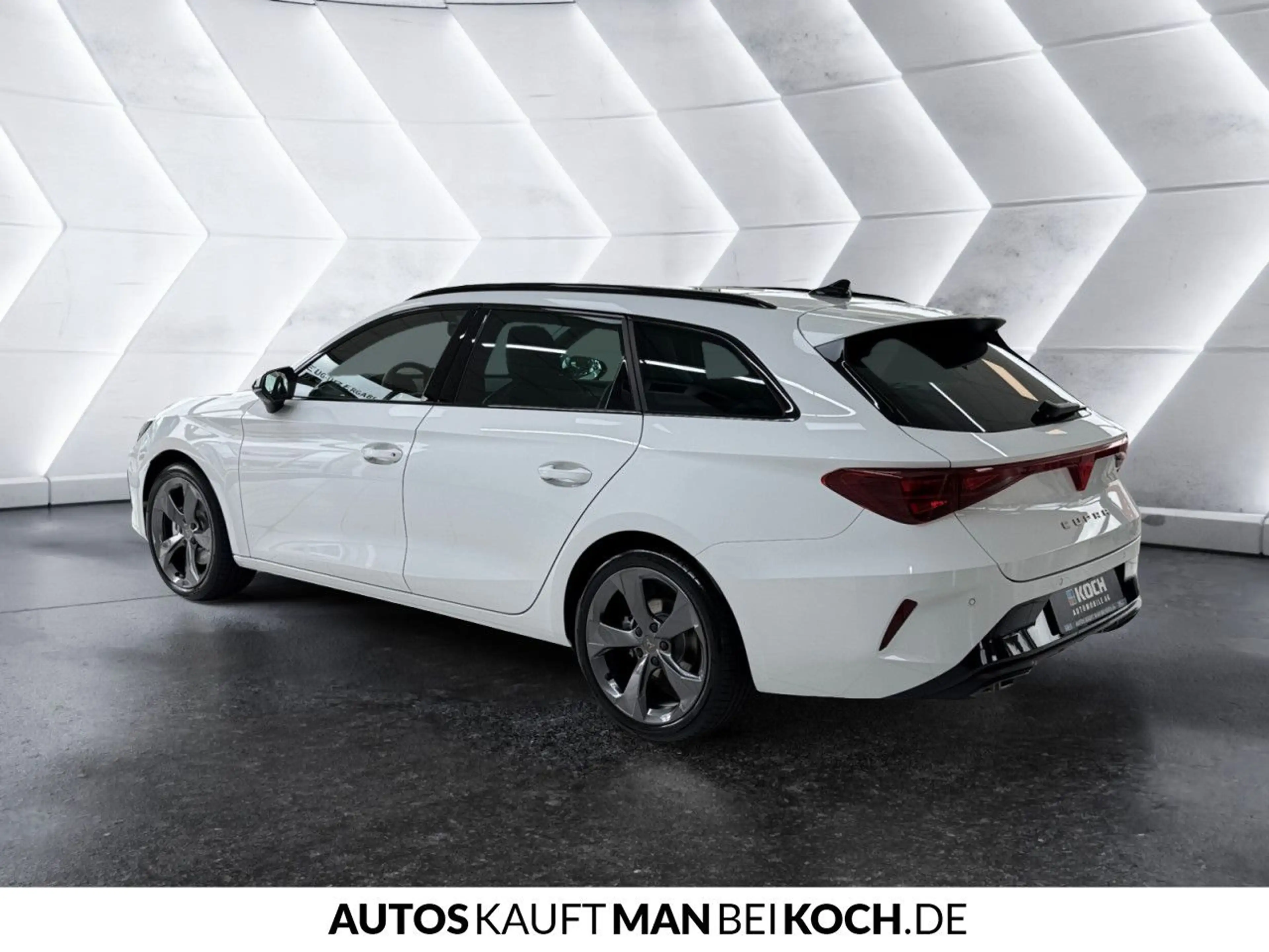 CUPRA Leon Sportstourer 2.0 TSI DSG 4Drive PANO AHK LED — photo 4