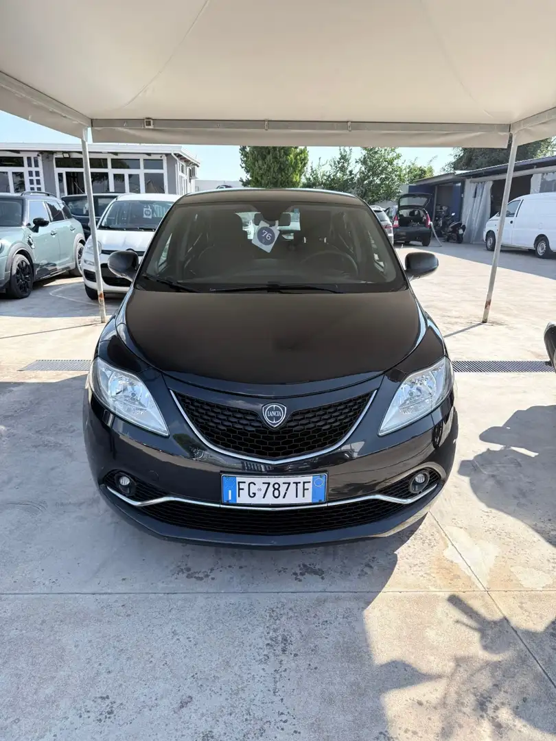 Lancia Ypsilon Ypsilon 1.2 69 CV 5 porte GPL Ecochic Gold Schwarz - 1