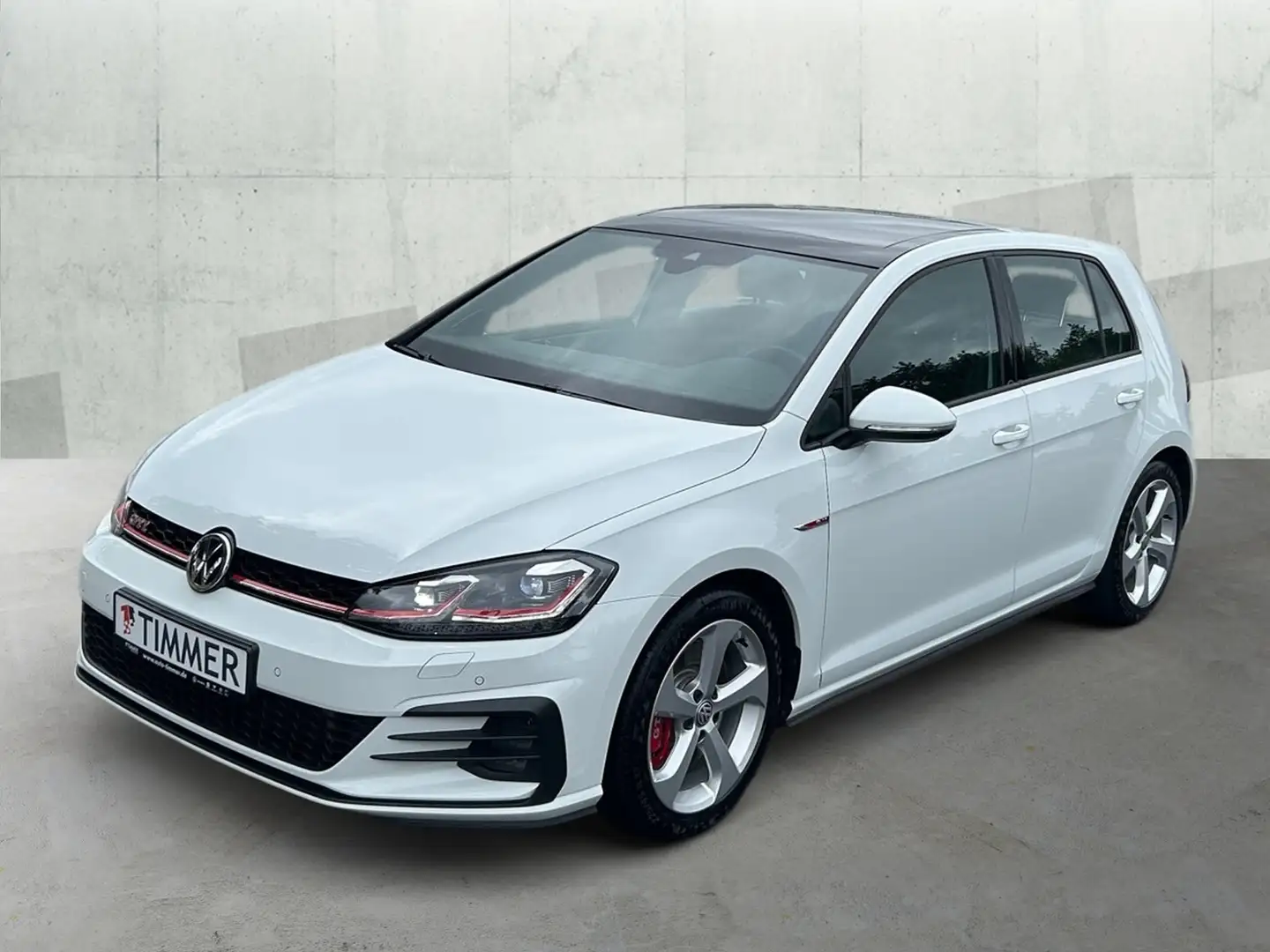 Volkswagen Golf VII 2.0 TSI GTI Performance Pano Navi AHK DCC ACC Wit - 2