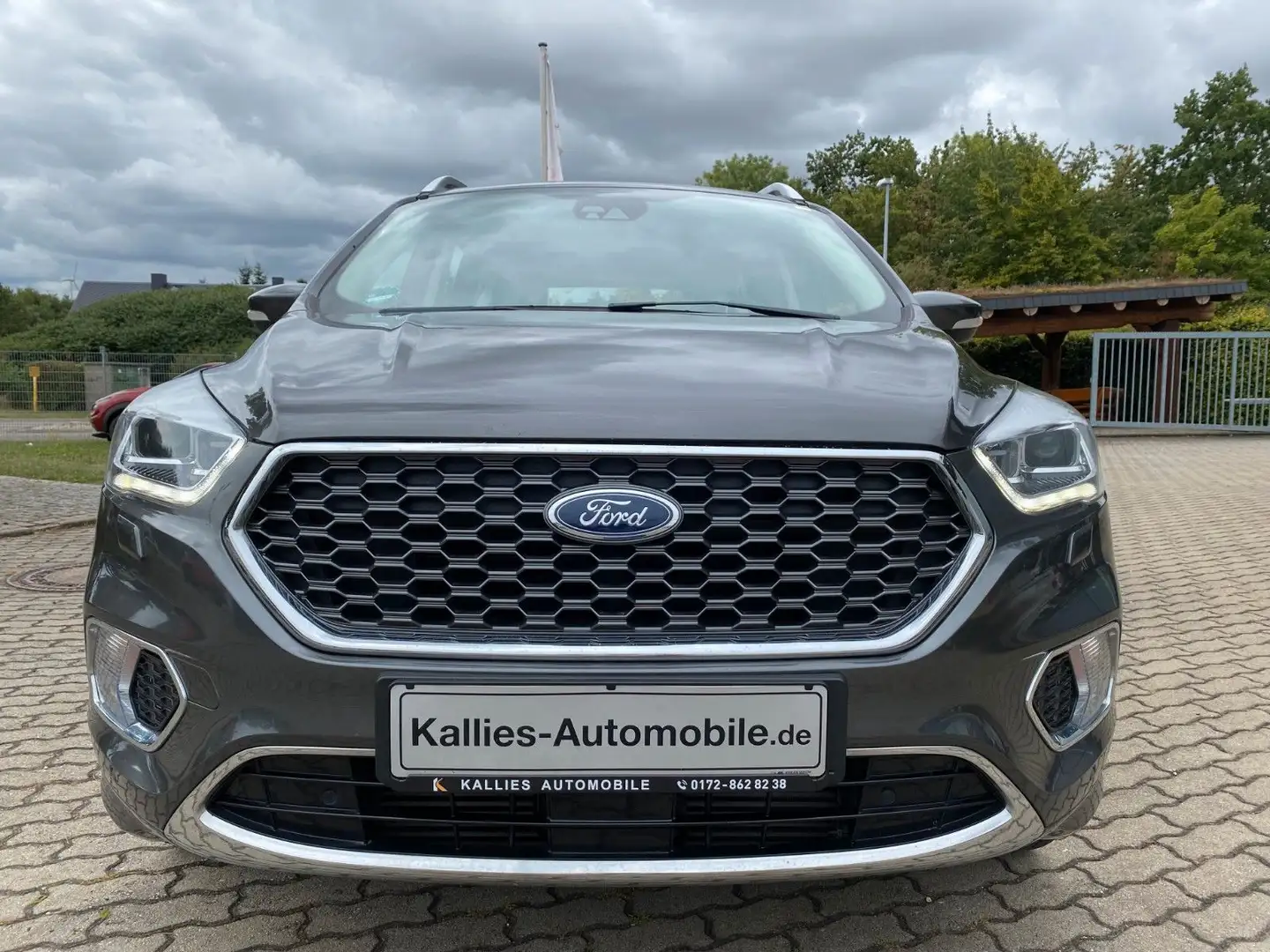 Ford Kuga Vignale Grau - 2