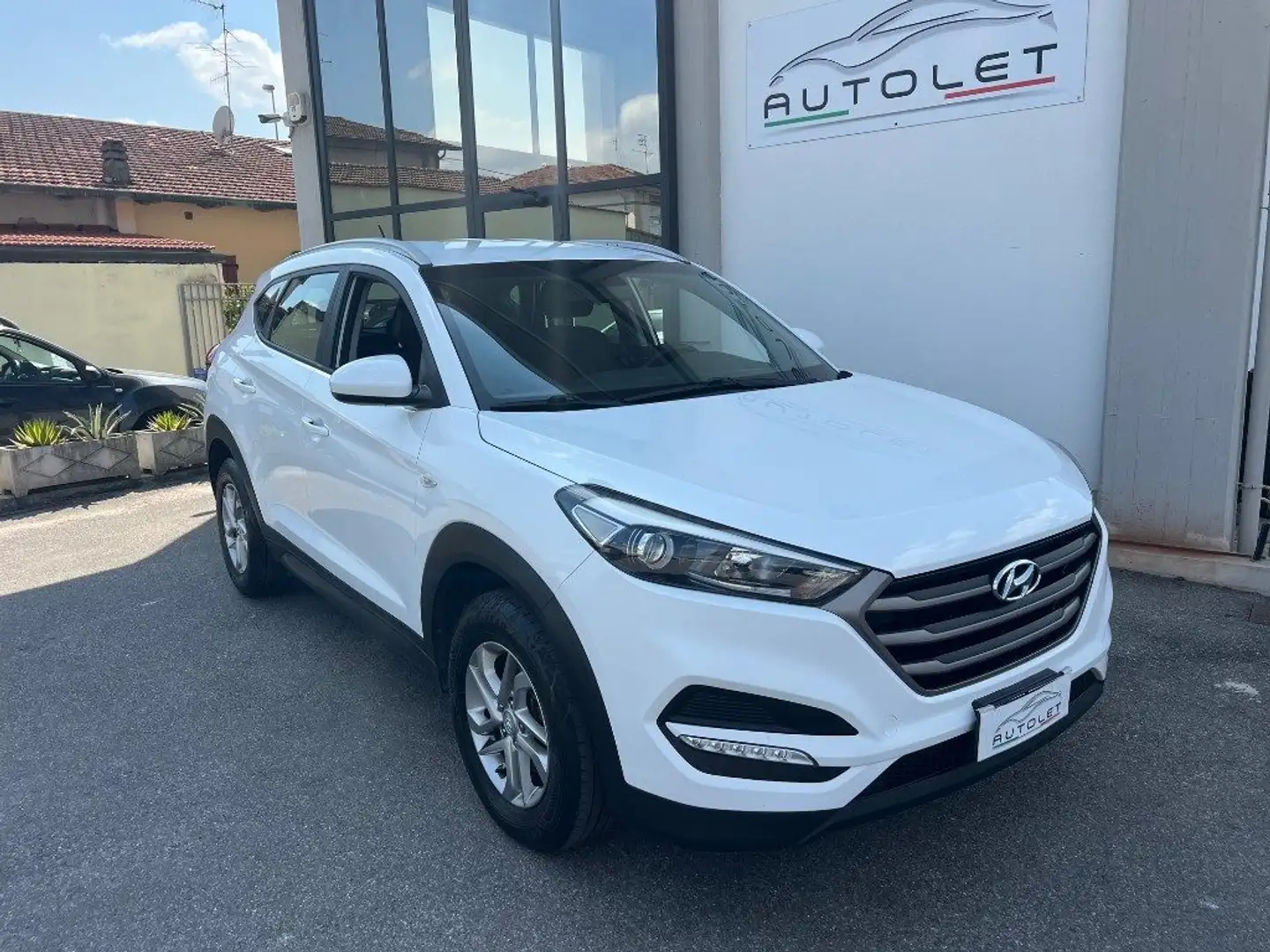 Hyundai TUCSON 1.7 CRDi Comfort Grijs - 1