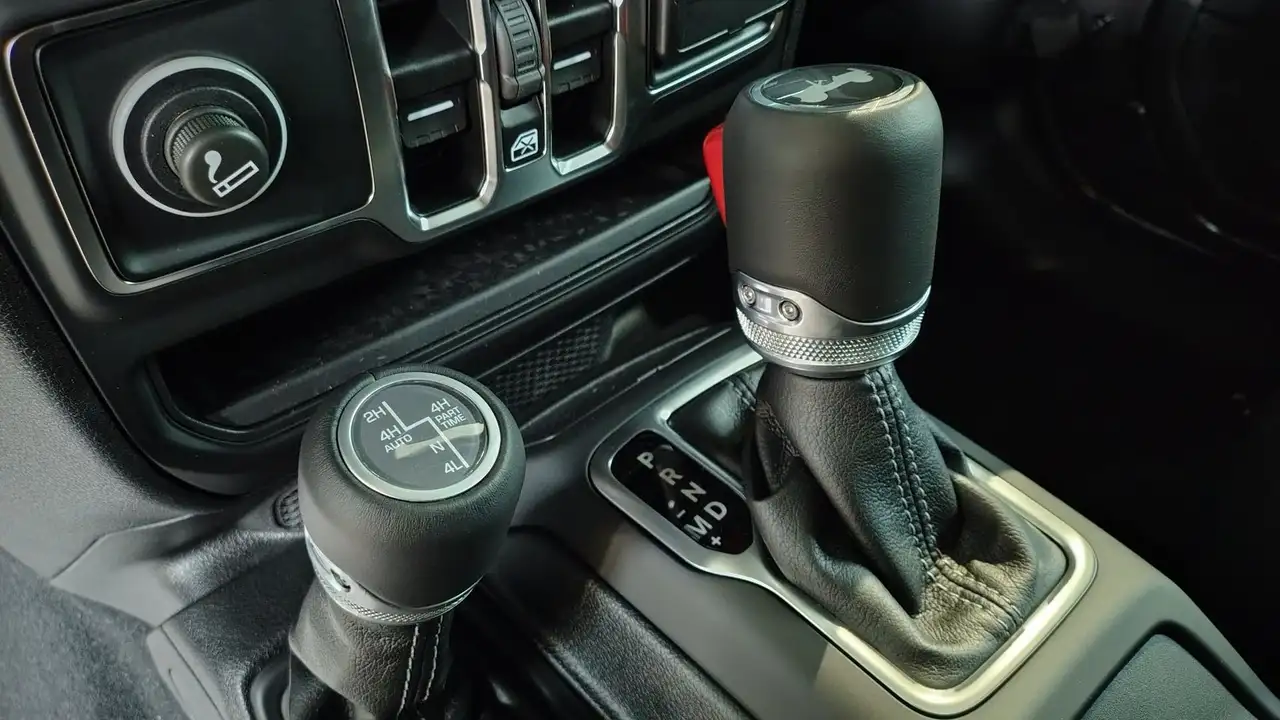 Jeep Wrangler 2.0T Unlimited Sahara Auto 4WD 13