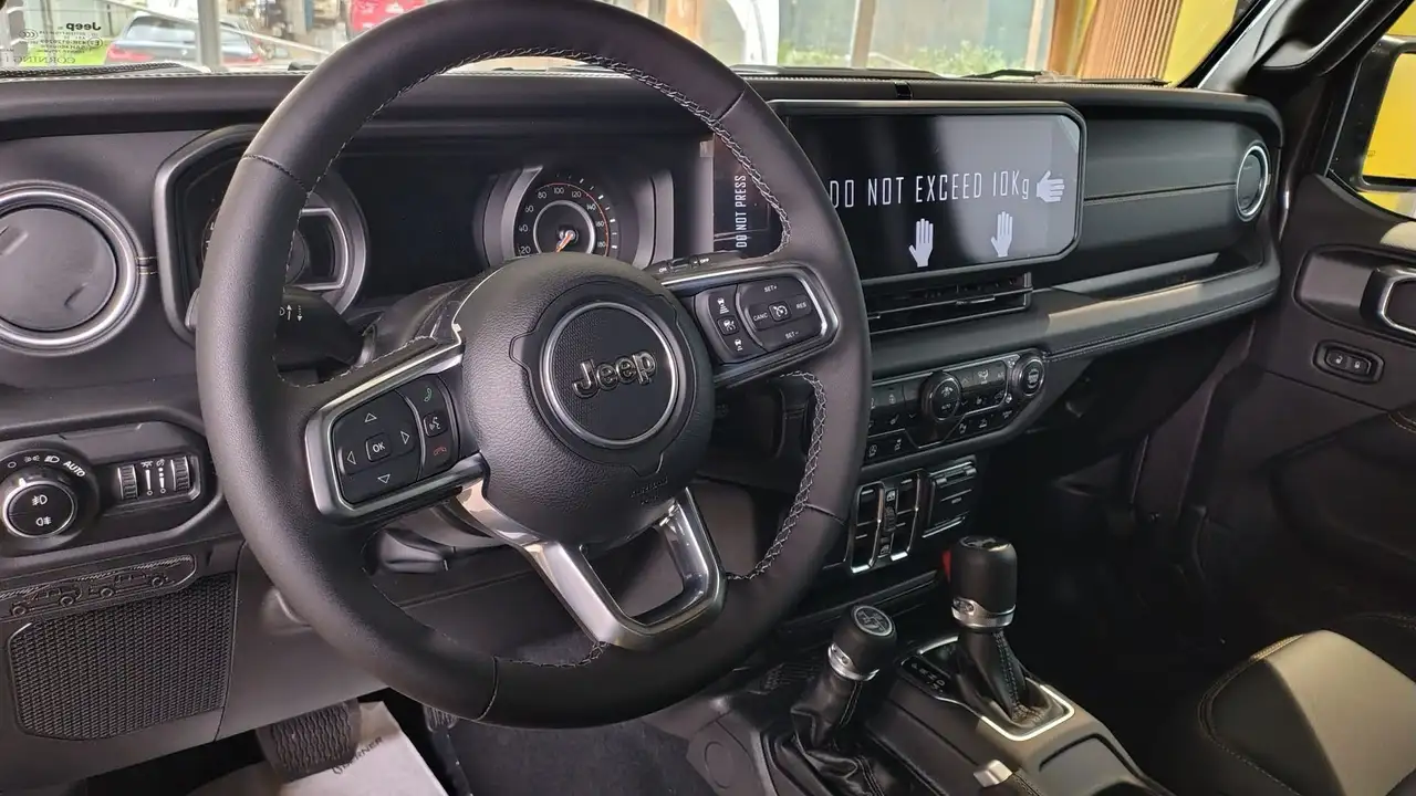 Jeep Wrangler 2.0T Unlimited Sahara Auto 4WD 11