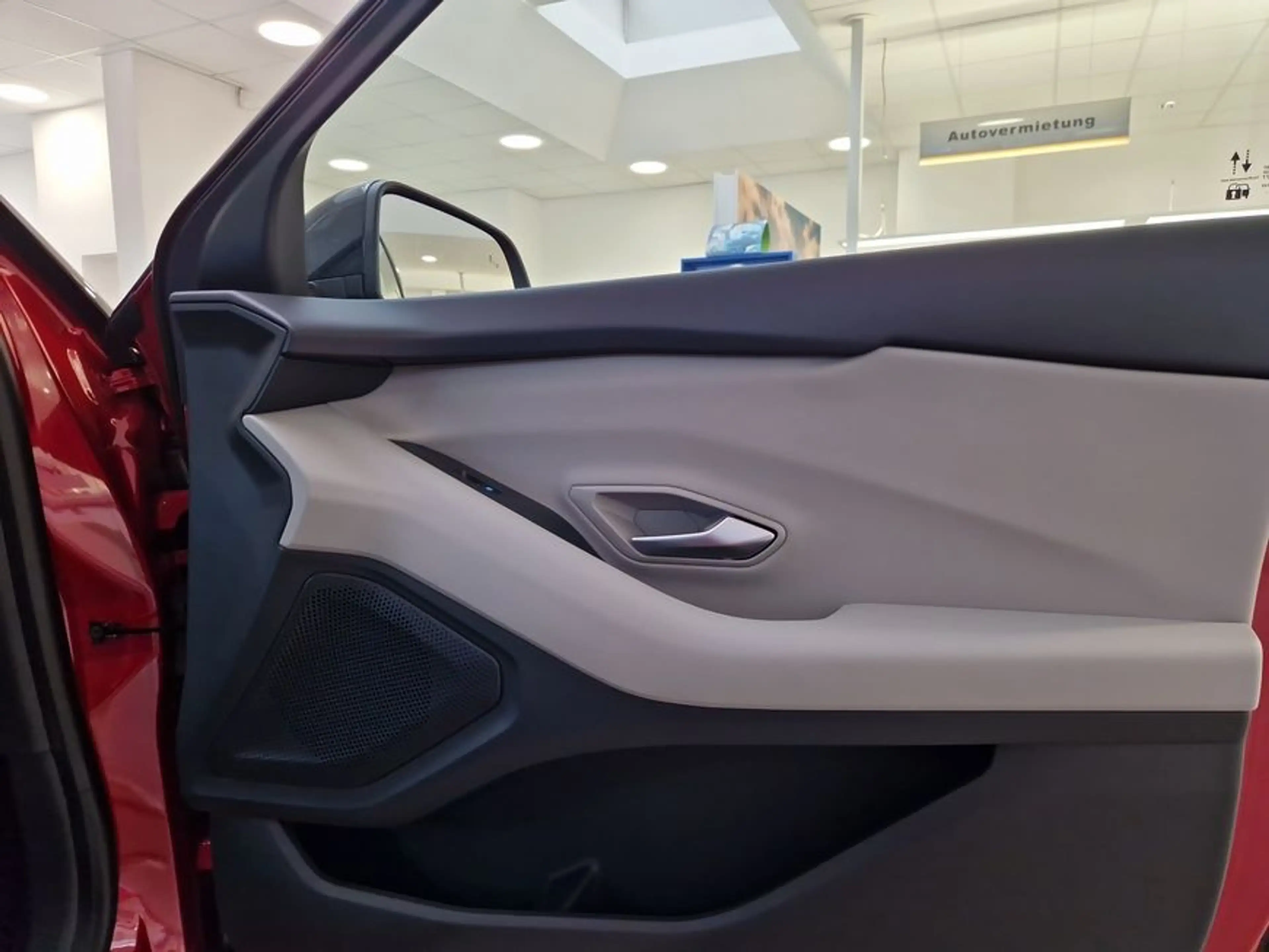 Ford Explorer Elektromotor mit Extended Range RWD 77kWh — photo 20