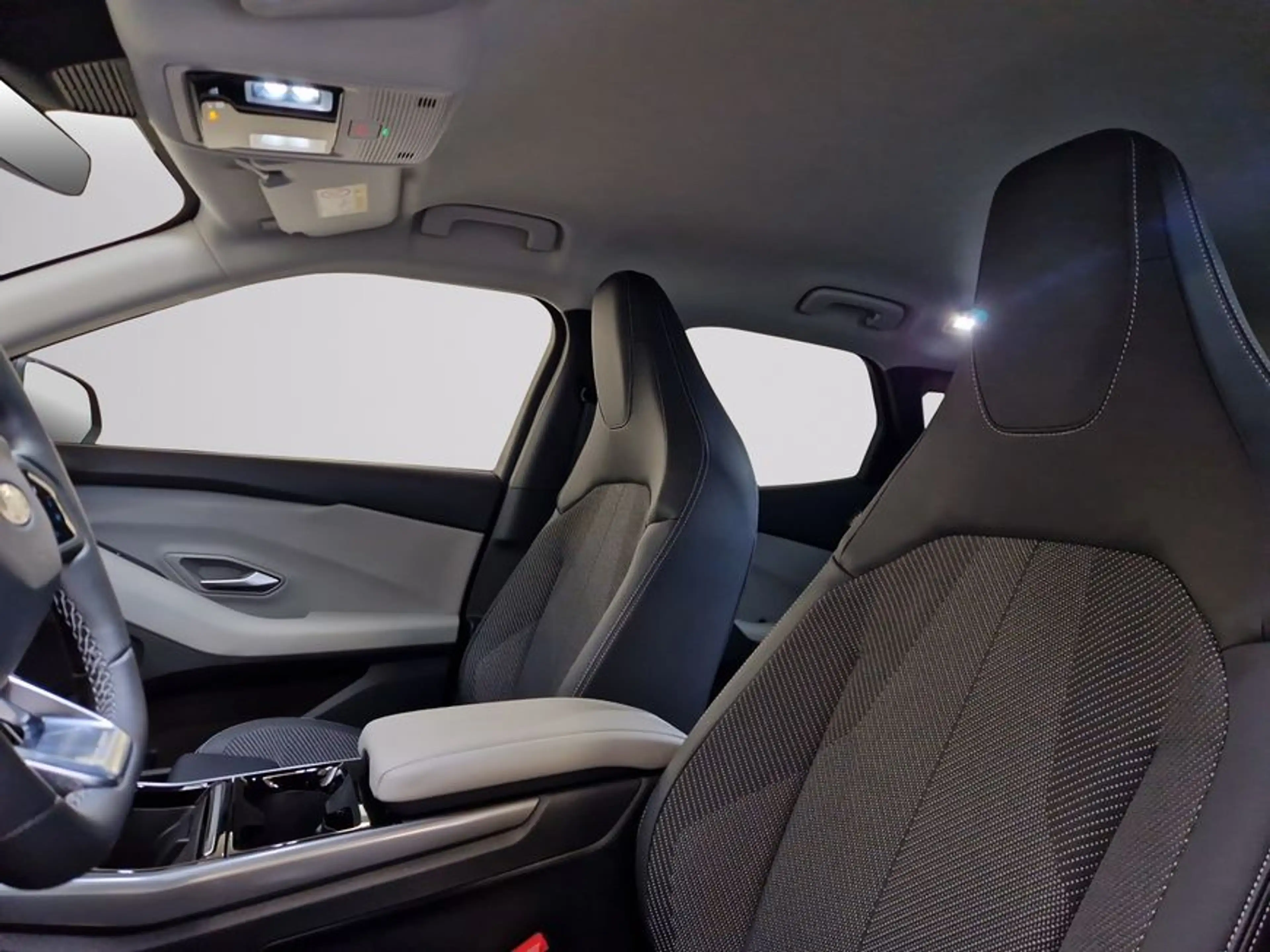 Ford Explorer Elektromotor mit Extended Range RWD 77kWh — photo 16