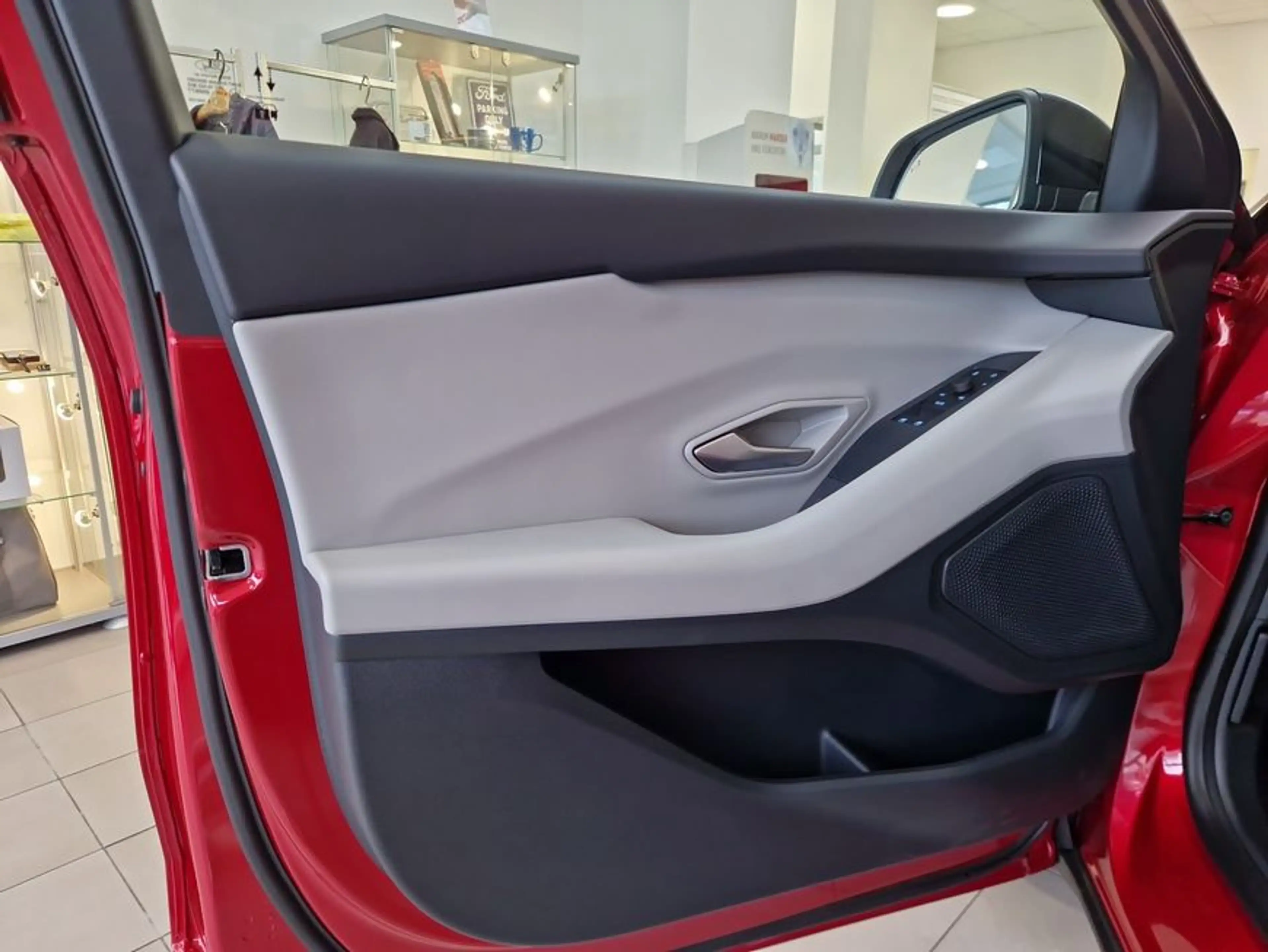 Ford Explorer Elektromotor mit Extended Range RWD 77kWh — photo 17