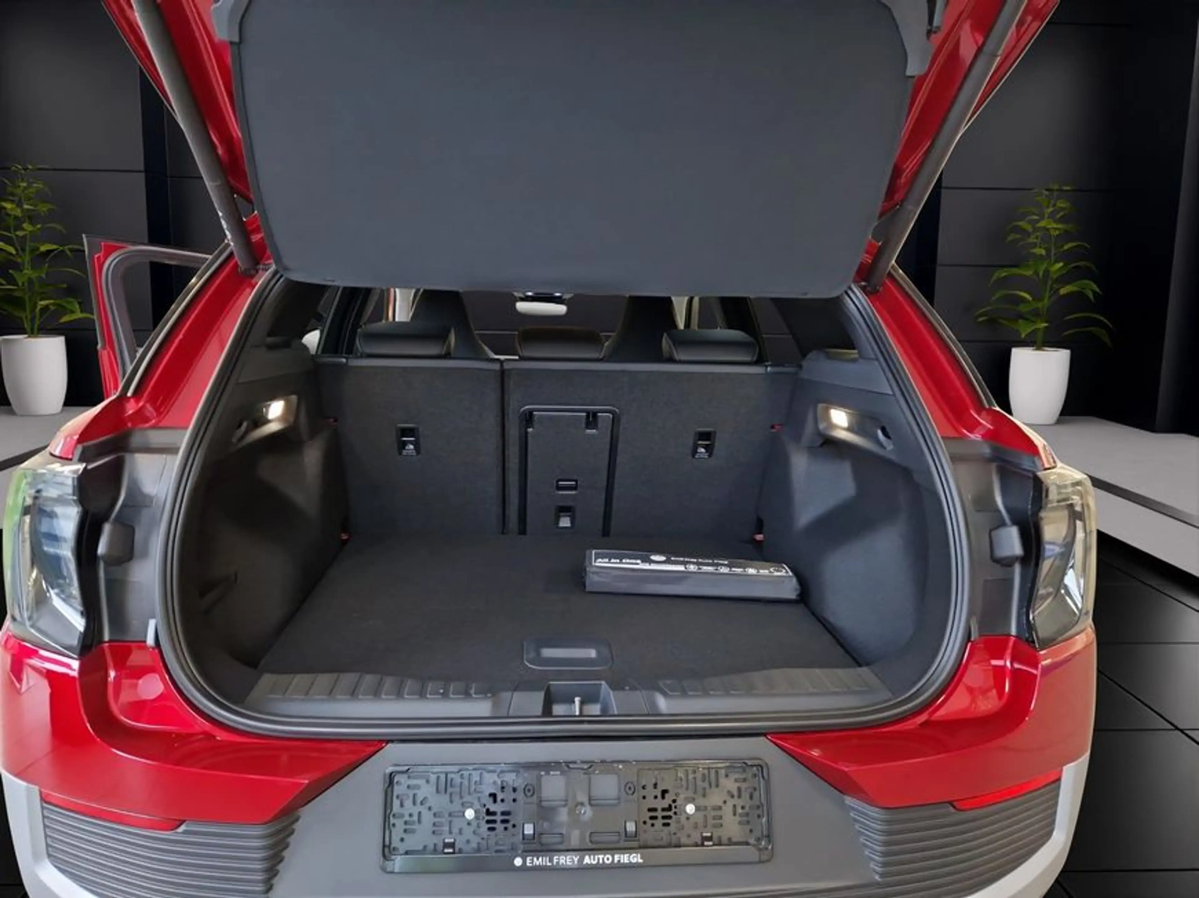 Ford Explorer Elektromotor mit Extended Range RWD 77kWh — photo 5
