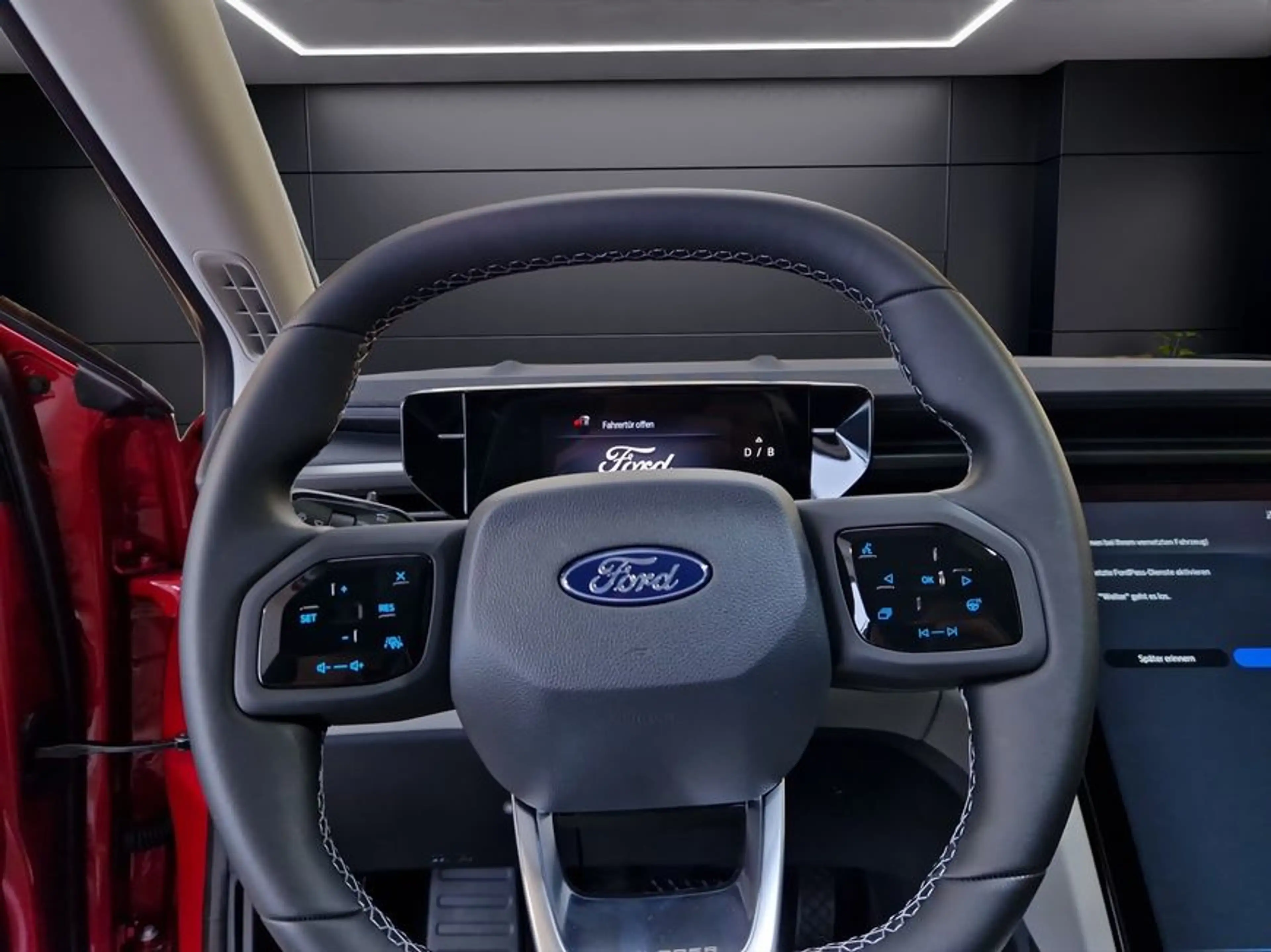 Ford Explorer Elektromotor mit Extended Range RWD 77kWh — photo 11