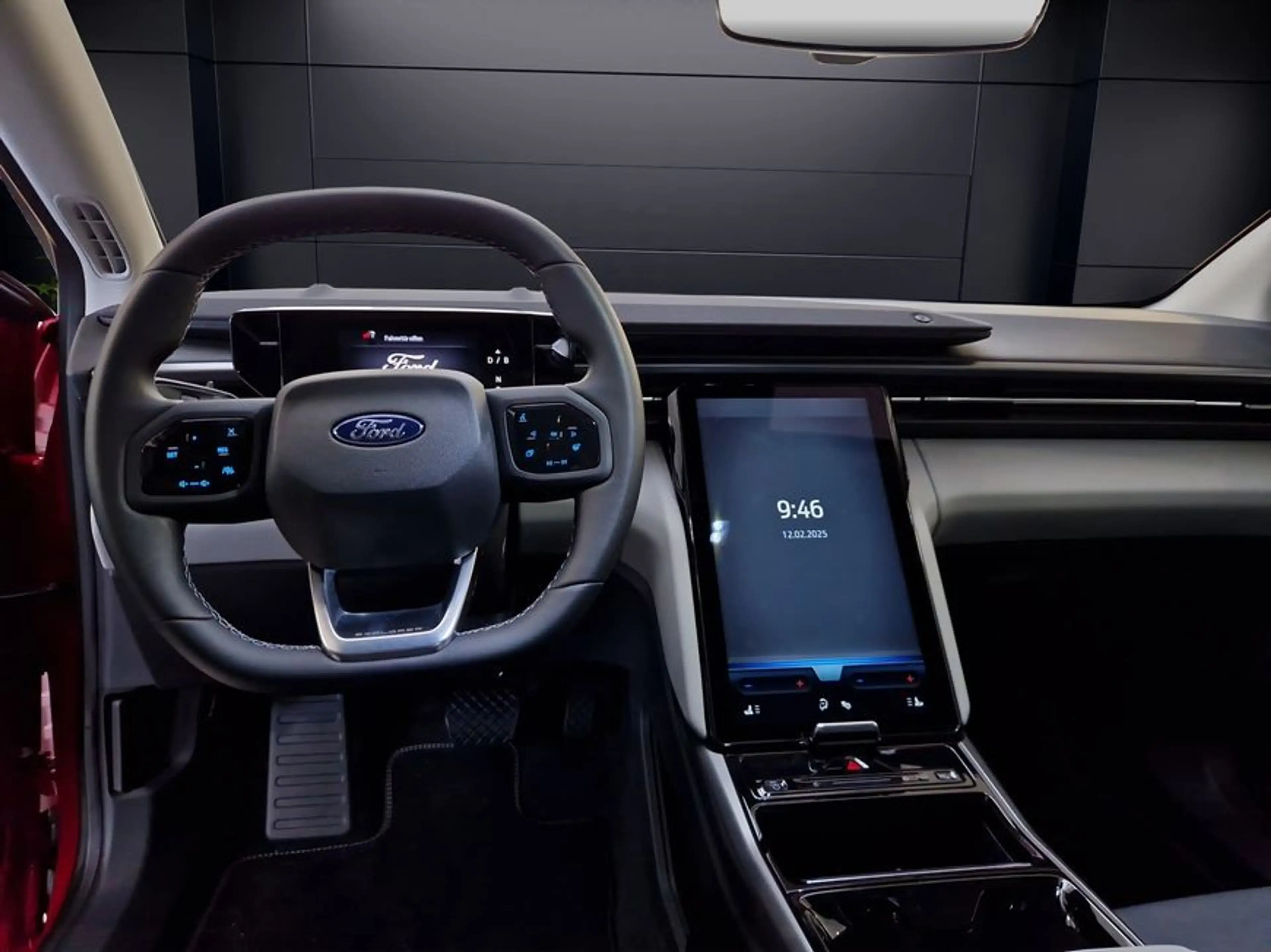Ford Explorer Elektromotor mit Extended Range RWD 77kWh — photo 13