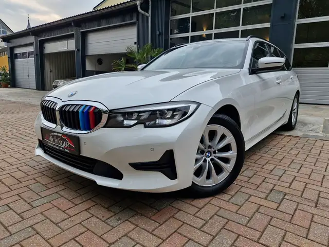 BMW 318 i Advantage 2.Hand Automatik LED Ahk Pano