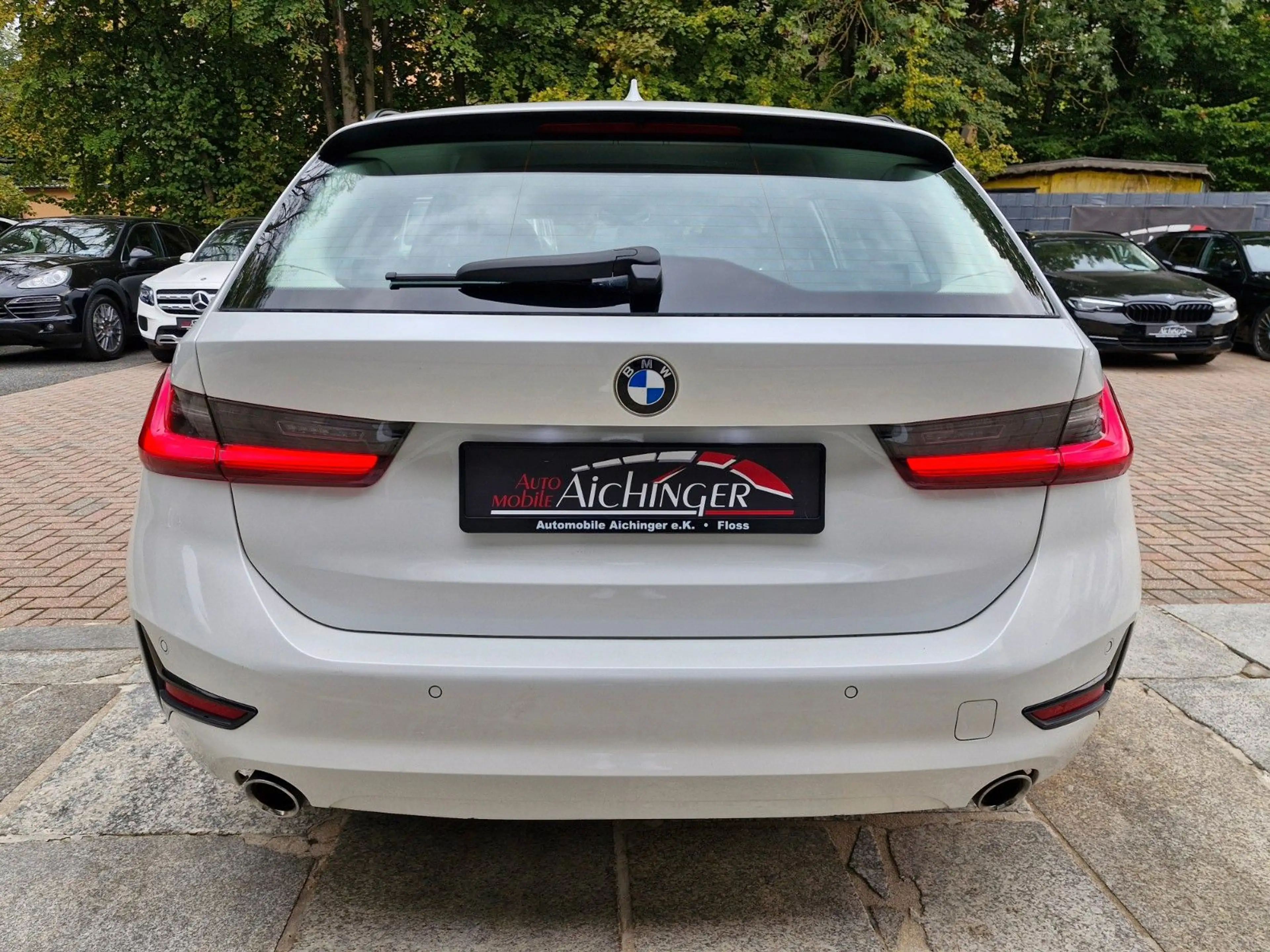 BMW 318 i Advantage 2.Hand Automatik LED Ahk Pano — photo 6