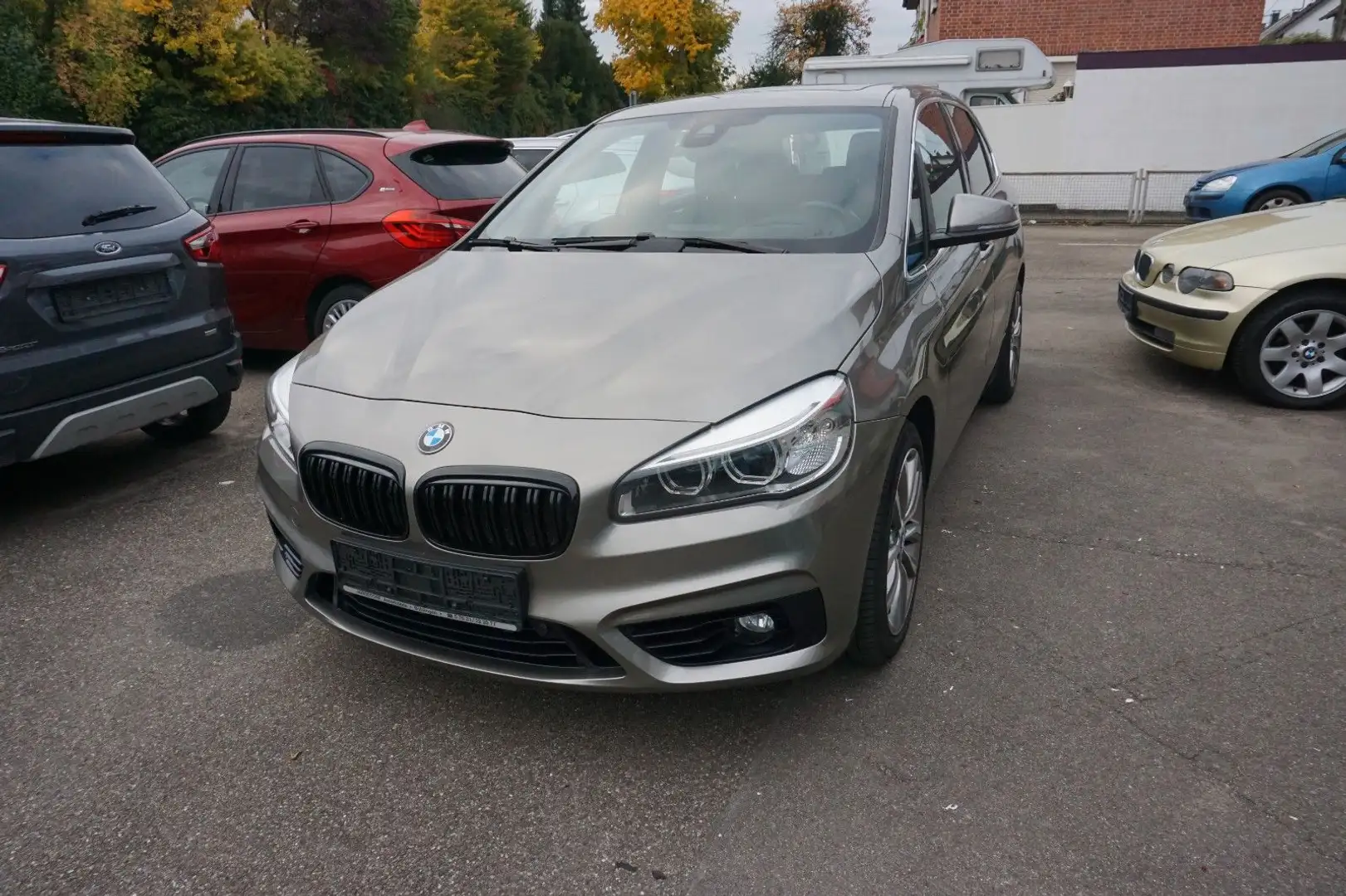 BMW 225 Active Tourer 225 i xDrive*PANO*HUD* LED Plateado - 1