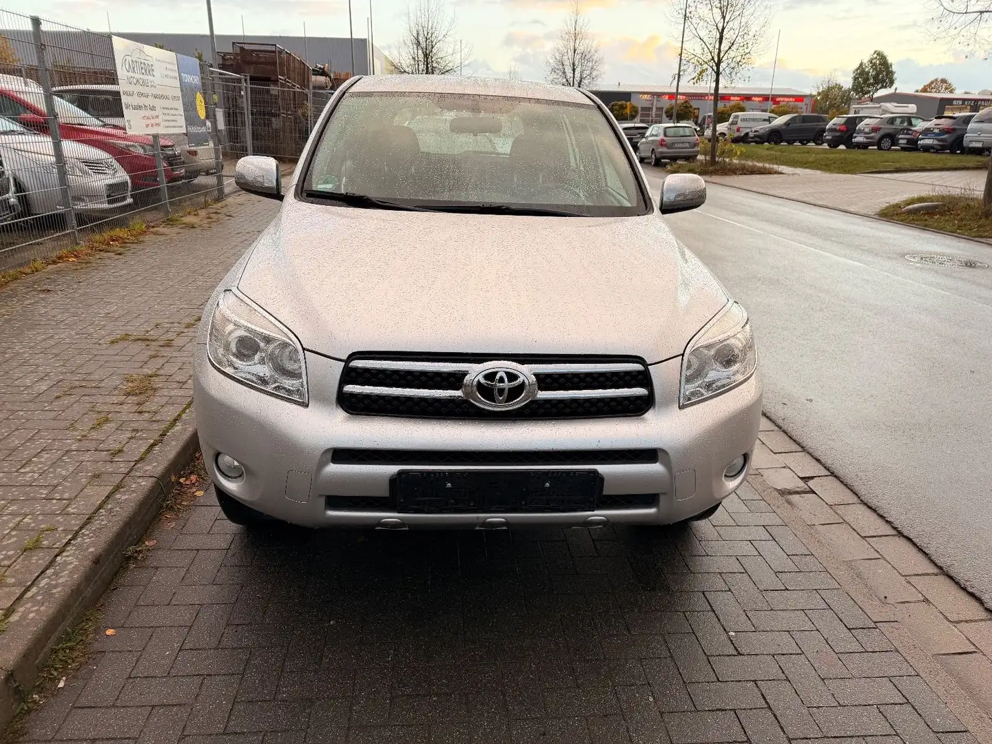 Toyota RAV 4 2.0-l-VVT-i 4x4 Travel *Klima*NAVI*AHK*ALU Silber - 2