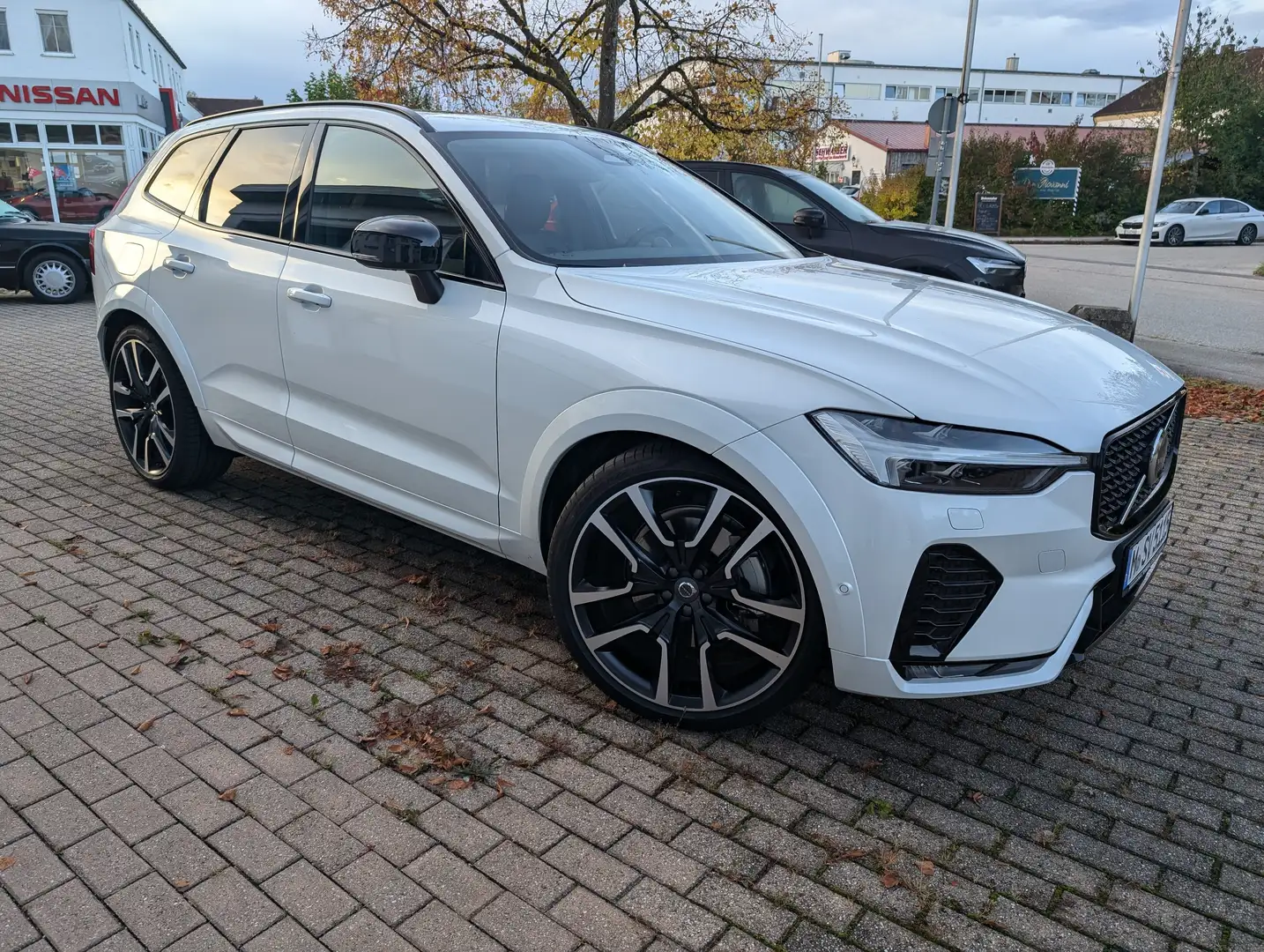 Volvo XC60 Ultimate Dark AWD Wit - 1