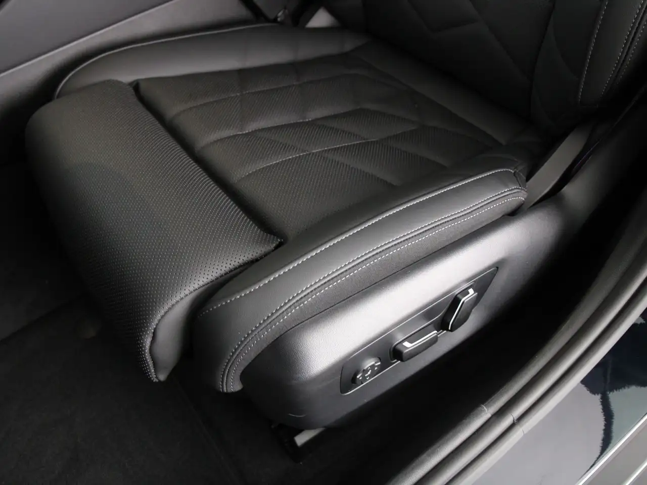 BMW 5 Series 2026 — фото 15