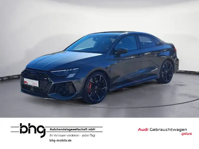 Audi RS3 .