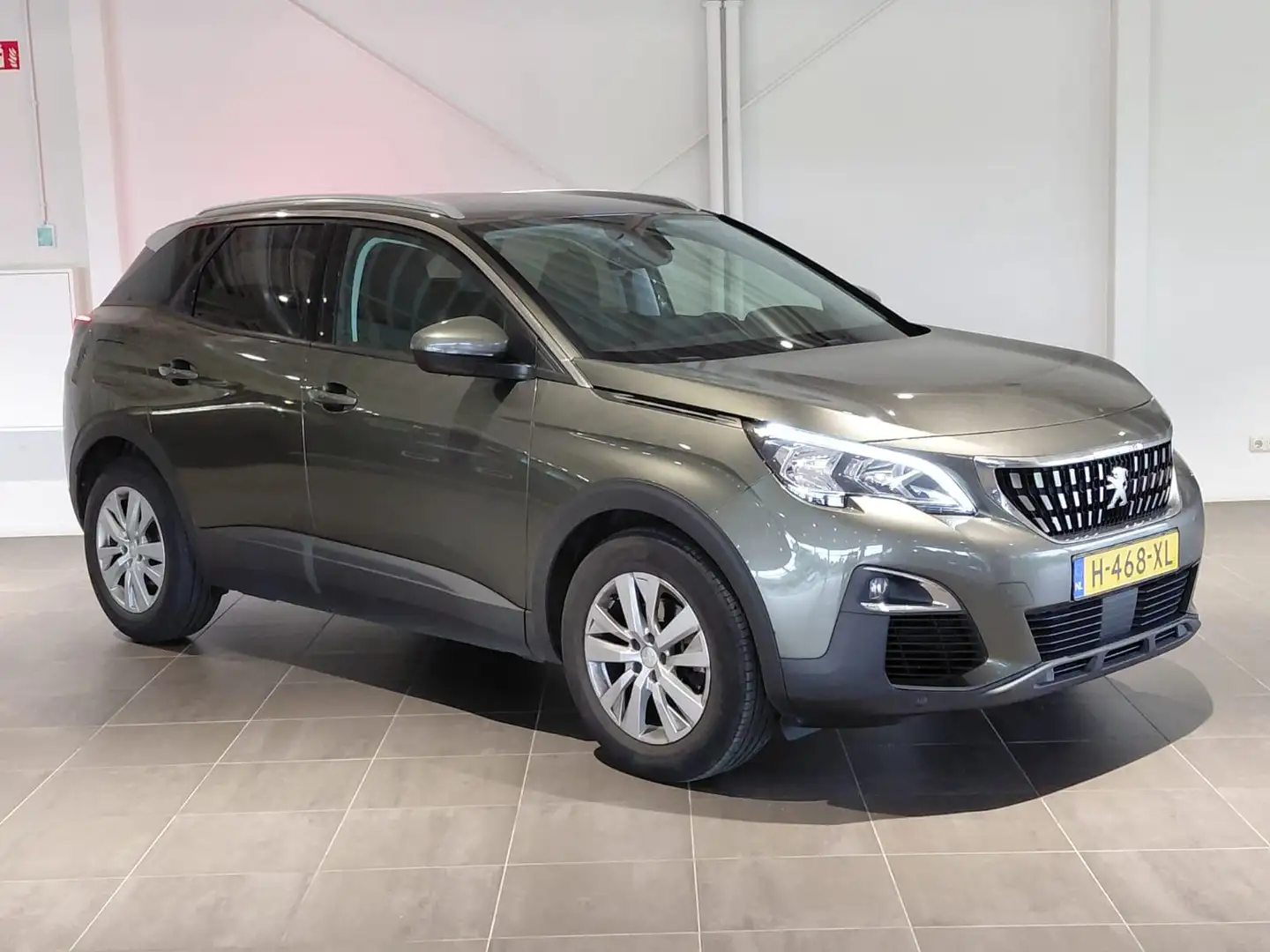 Peugeot 3008 1.2 130 Blue Lease Executive | TREKHAAK | NAVIGATI Grau - 2