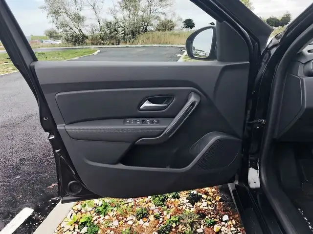 Dacia Duster view 7