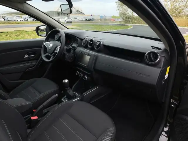 Dacia Duster view 10