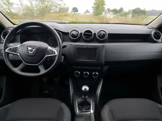 Dacia Duster view 11