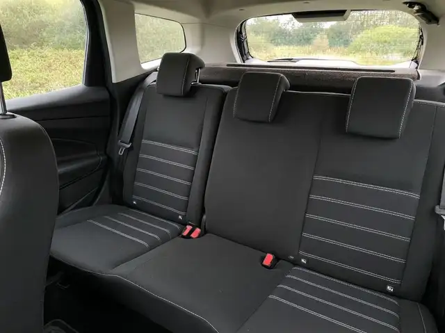 Dacia Duster view 9