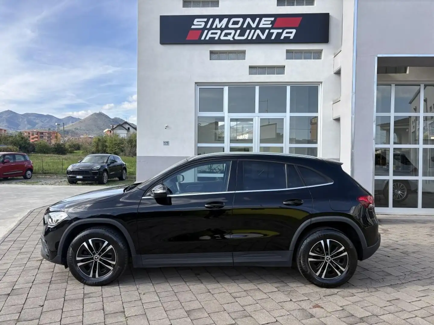 Mercedes-Benz GLA 180 d Automatic Business Nero - 2