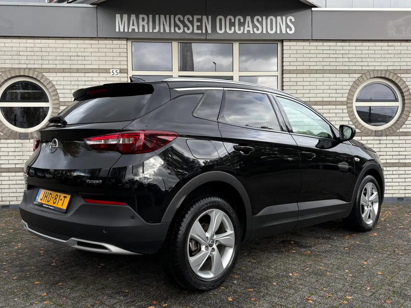 Opel Grandland X 1.2 Turbo Innovation |Navi,PDC,LMV| Schwarz - 2