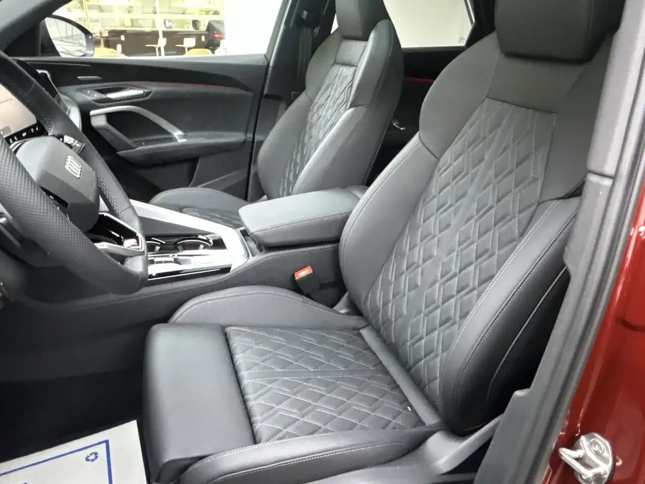 Audi SQ5 снимка Audi SQ5