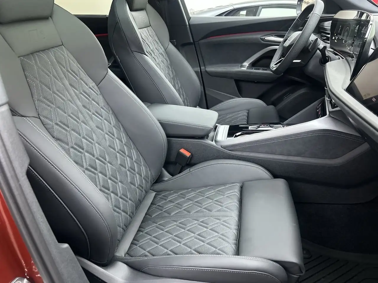 Audi SQ5 снимка Audi SQ5