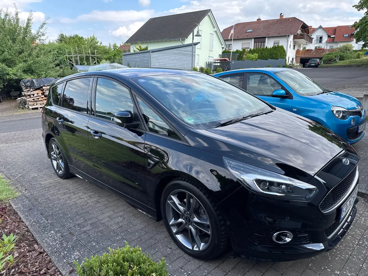 Ford S-Max S-Max 2.0 Eco Boost Aut. Start-StoppST-Line Schwarz - 1