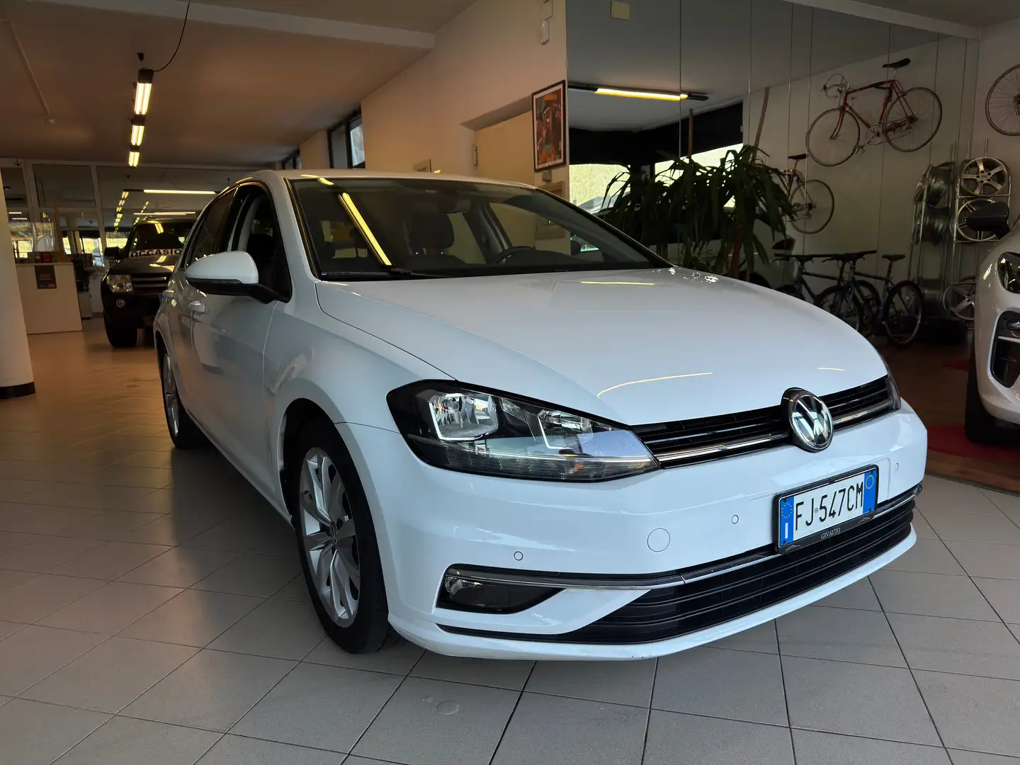 Volkswagen Golf 2.0cc 150CV TDI DSG Weiß - 1