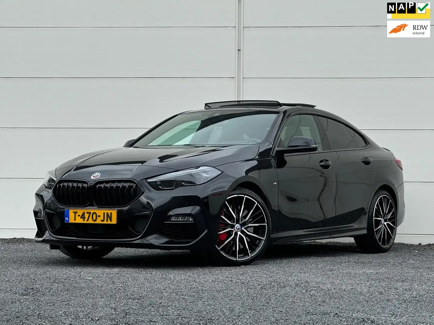 BMW 220 2-serie Gran Coupé 220i M-Sport Org NL Pano HK Sch Zwart - 1