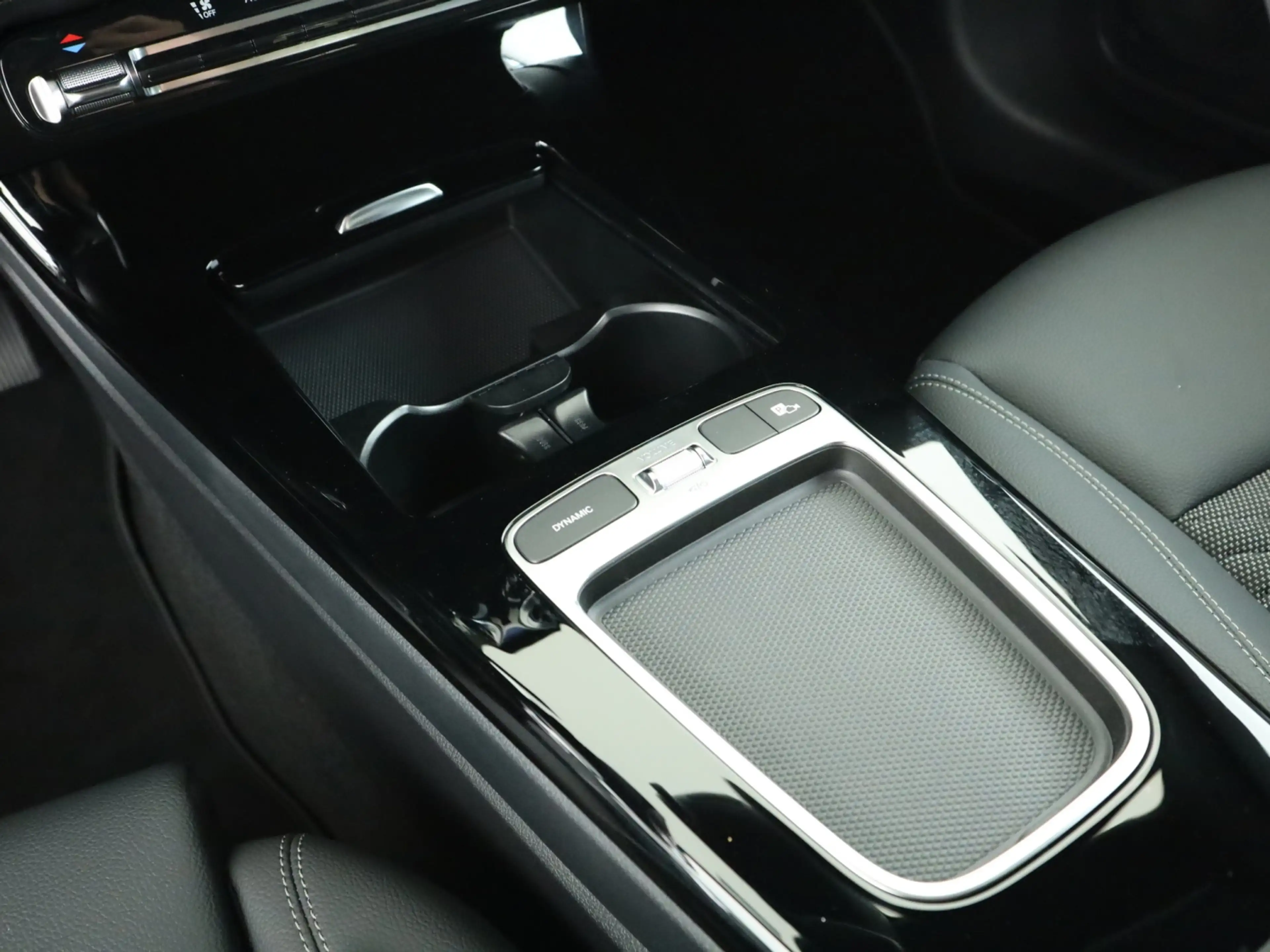 Mercedes-Benz CLA 180 *Progressive Advanced*LED*PDC*Kam*Night — photo 15