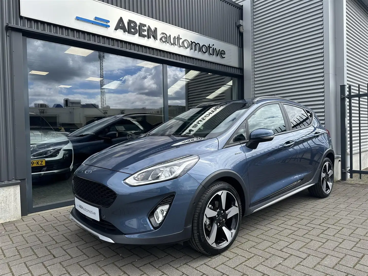 Ford Fiesta 1.0 EcoBoost 125PK Active X Automaat (ACC|CAMERA|N Blauw - 2