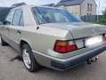 Mercedes-Benz 230 E - thumbnail 10