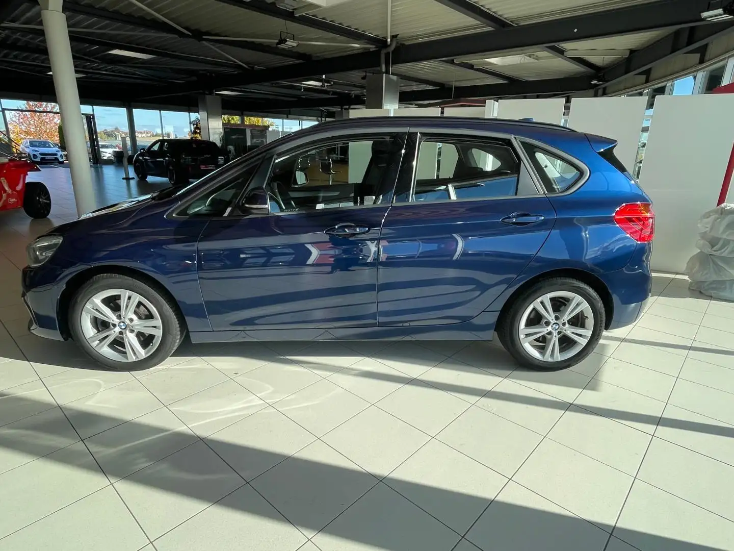 BMW 218 i Active Tourer Advantage+Navi+Alu++ Blau - 2