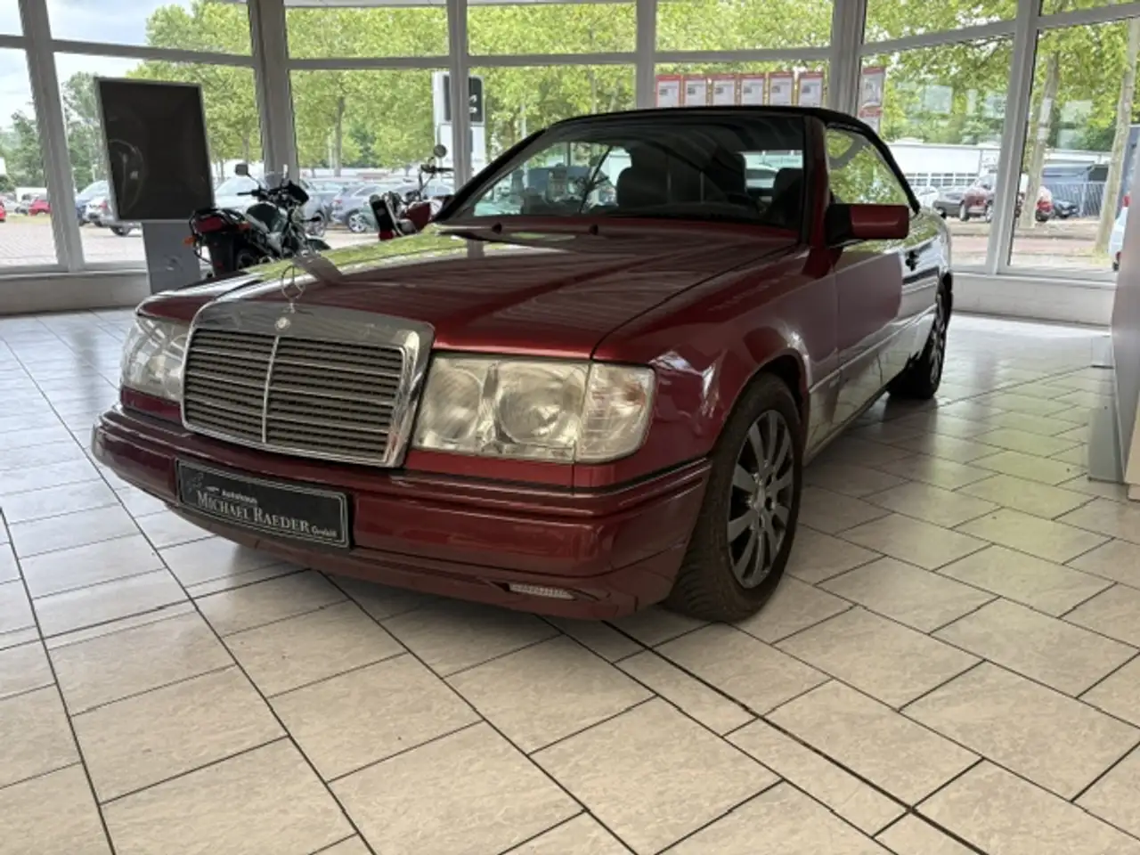 Mercedes-Benz 300 Cabriolet W124, foto 4